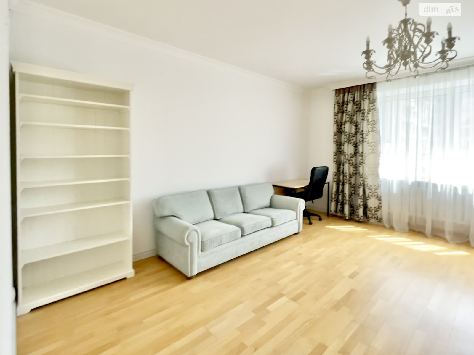 пятикомнатная квартира в Киеве, район Солдатская Слободка, на ул. Александра Конисского 52/58 в аренду на долгий срок помесячно фото 1 пятикомнатная квартира в Киеве, район Солдатская Слободка, на ул. Александра Конисского 52/58 в аренду на долгий срок помесячно фото 1