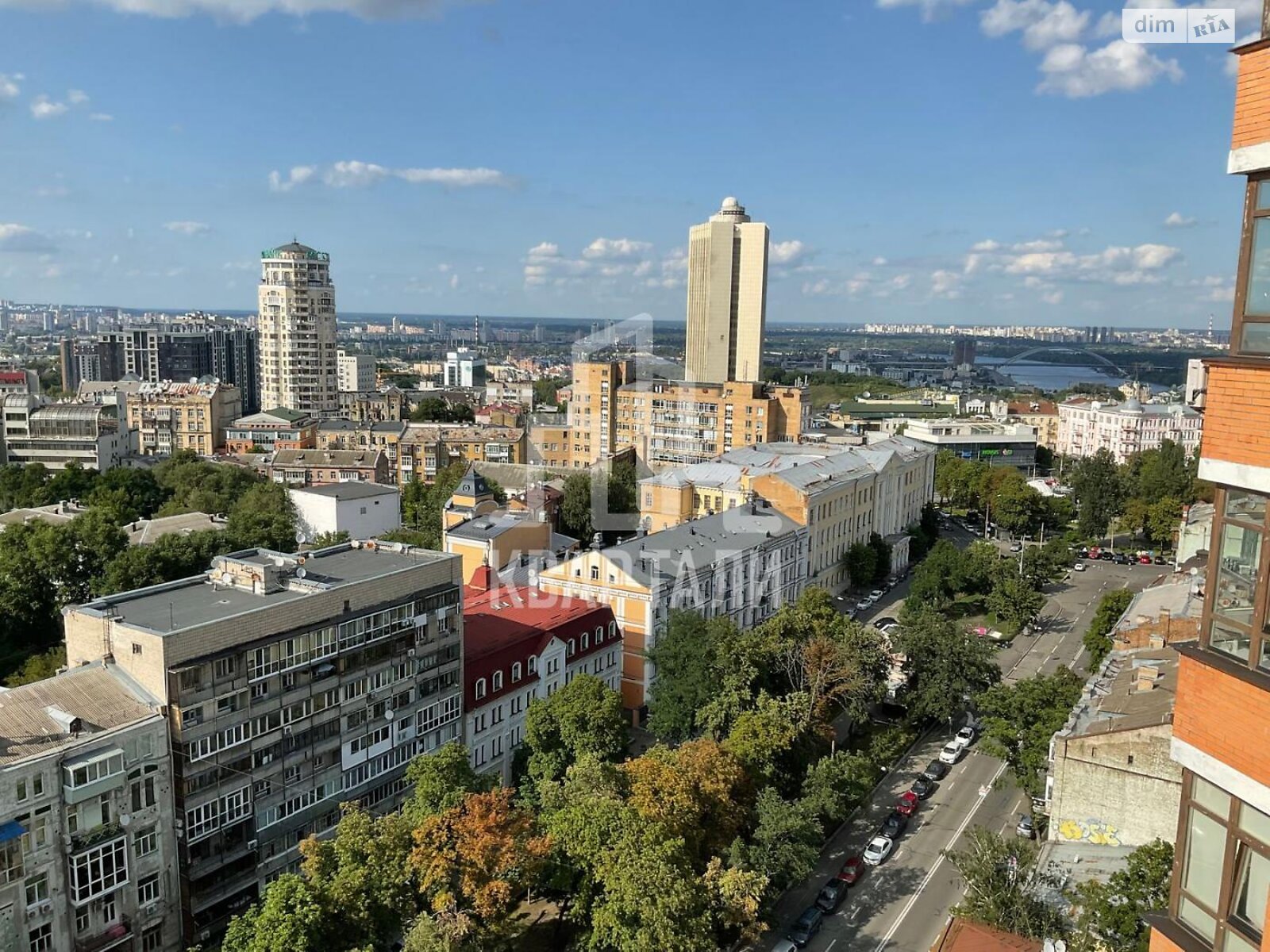 трехкомнатная квартира в Киеве, район Солдатская Слободка, на ул. Бульварно-Кудрявская 11А в аренду на долгий срок помесячно фото 1