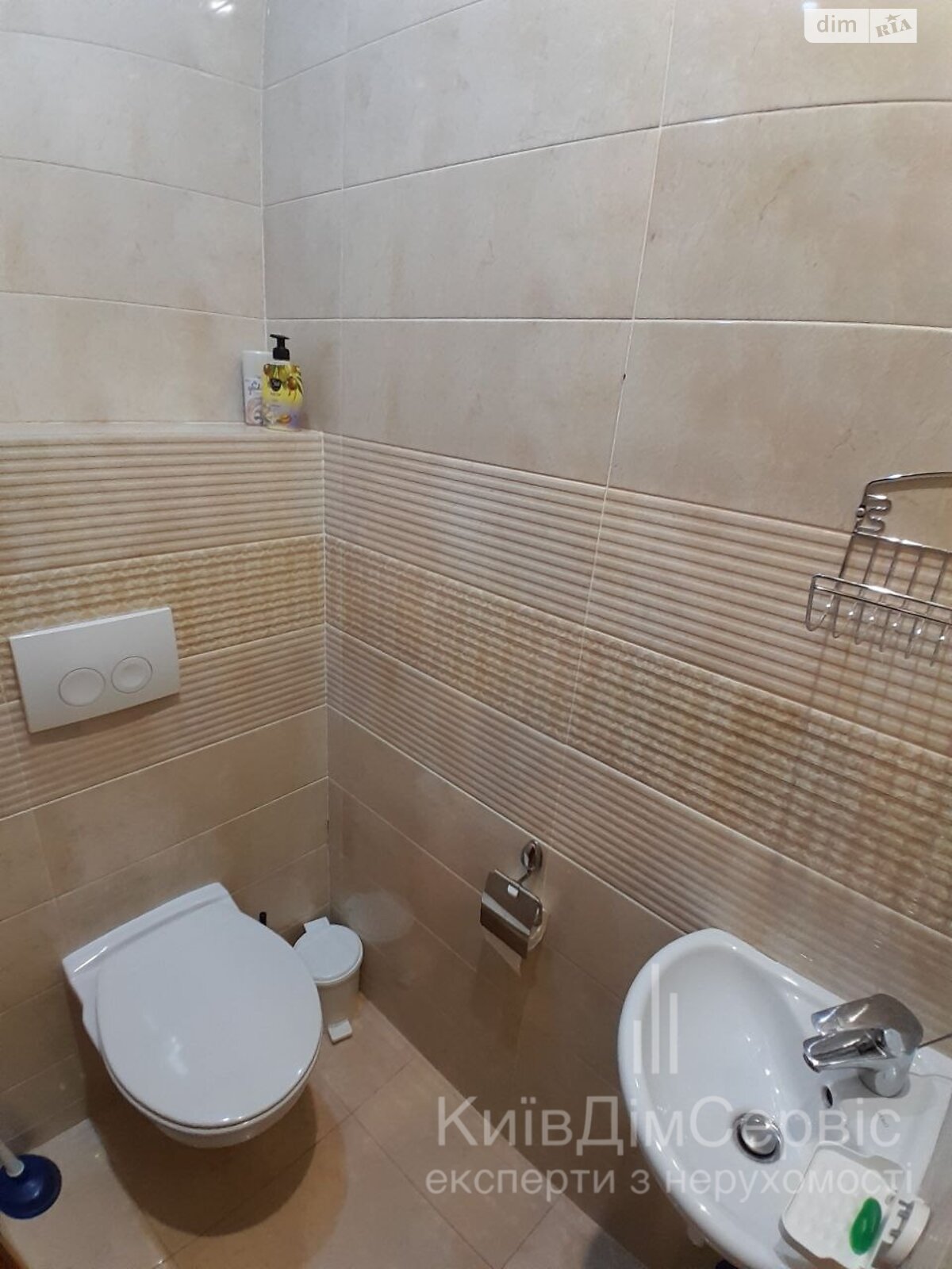 двухкомнатная квартира в Киеве, район Солдатская Слободка, на ул. Дмитриевская 52Б в аренду на долгий срок помесячно фото 1