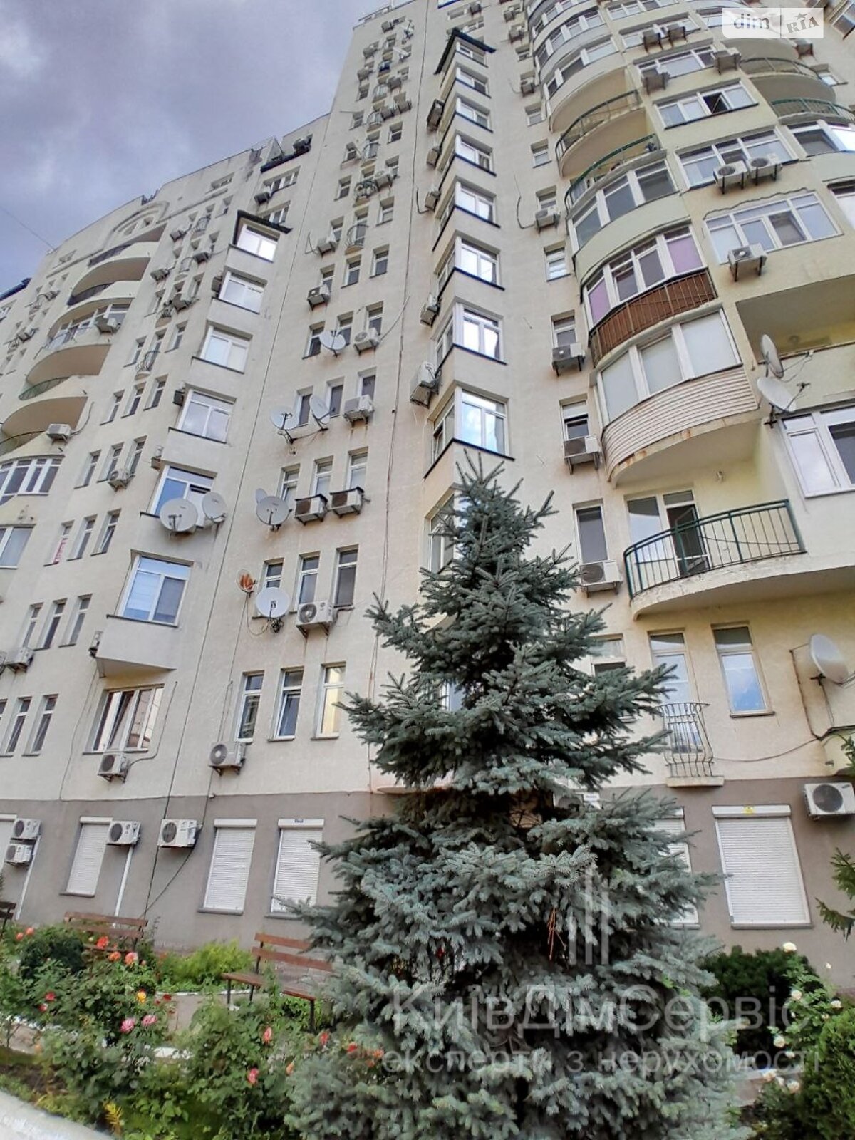 двухкомнатная квартира в Киеве, район Солдатская Слободка, на ул. Дмитриевская 52Б в аренду на долгий срок помесячно фото 1