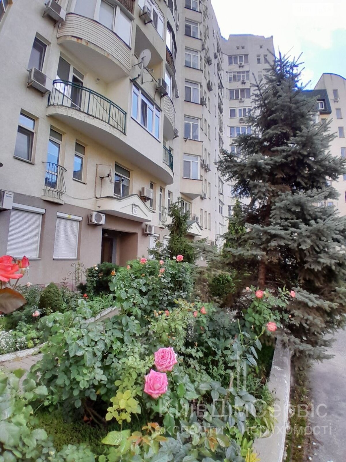 двухкомнатная квартира в Киеве, район Солдатская Слободка, на ул. Дмитриевская 52Б в аренду на долгий срок помесячно фото 1