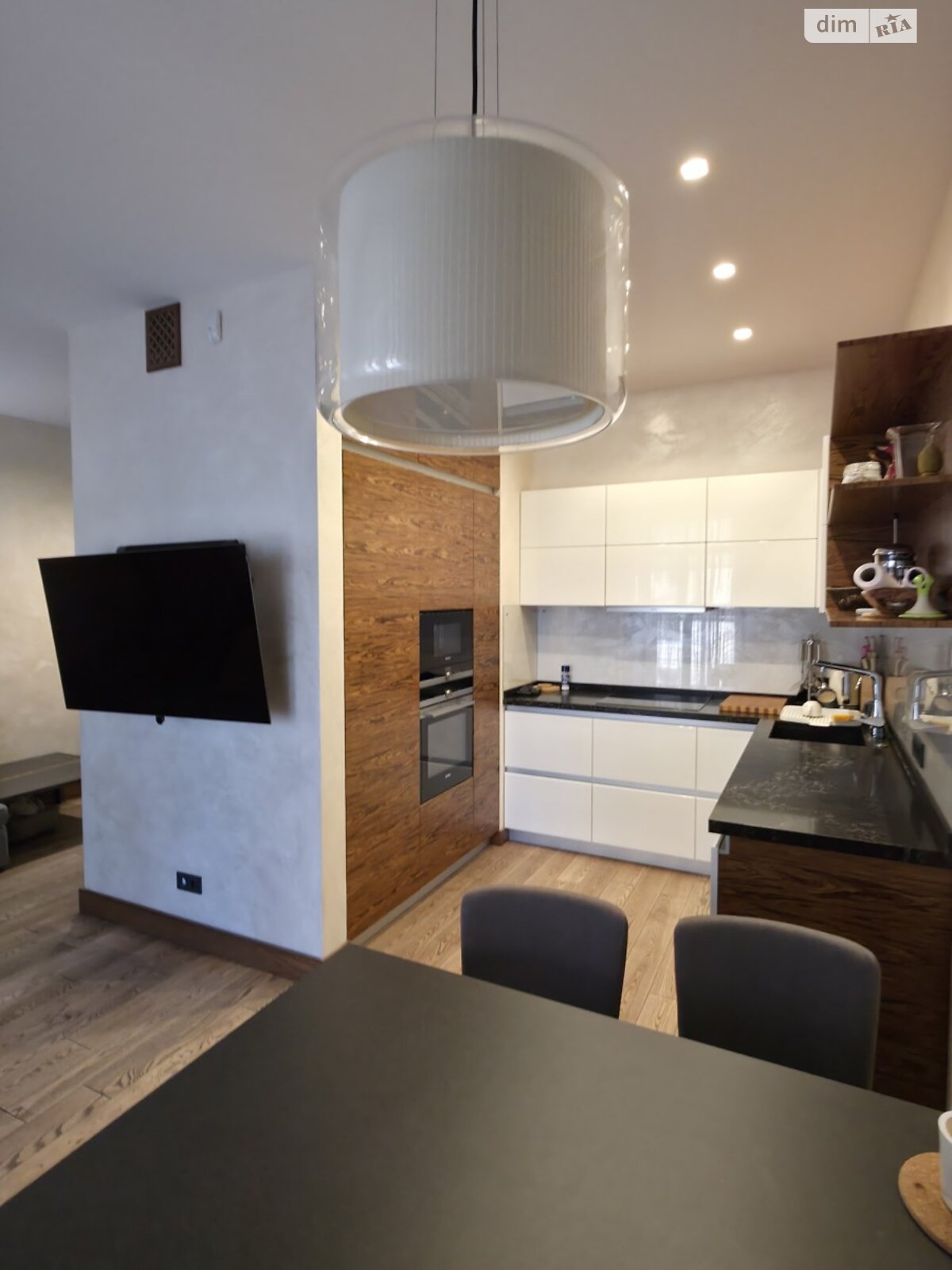 трехкомнатная квартира в Киеве, район Солдатская Слободка, на ул. Гоголевская 43 в аренду на долгий срок помесячно фото 1