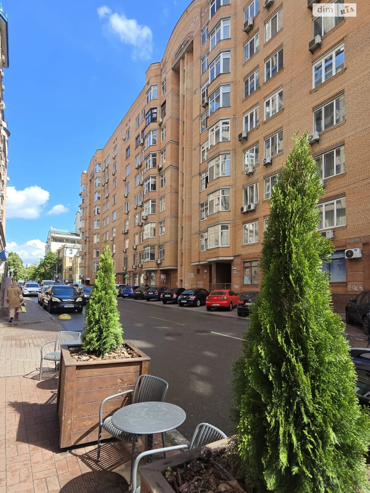 трехкомнатная квартира в Киеве, район Солдатская Слободка, на ул. Павловская 17 в аренду на долгий срок помесячно фото 1 трехкомнатная квартира в Киеве, район Солдатская Слободка, на ул. Павловская 17 в аренду на долгий срок помесячно фото 1