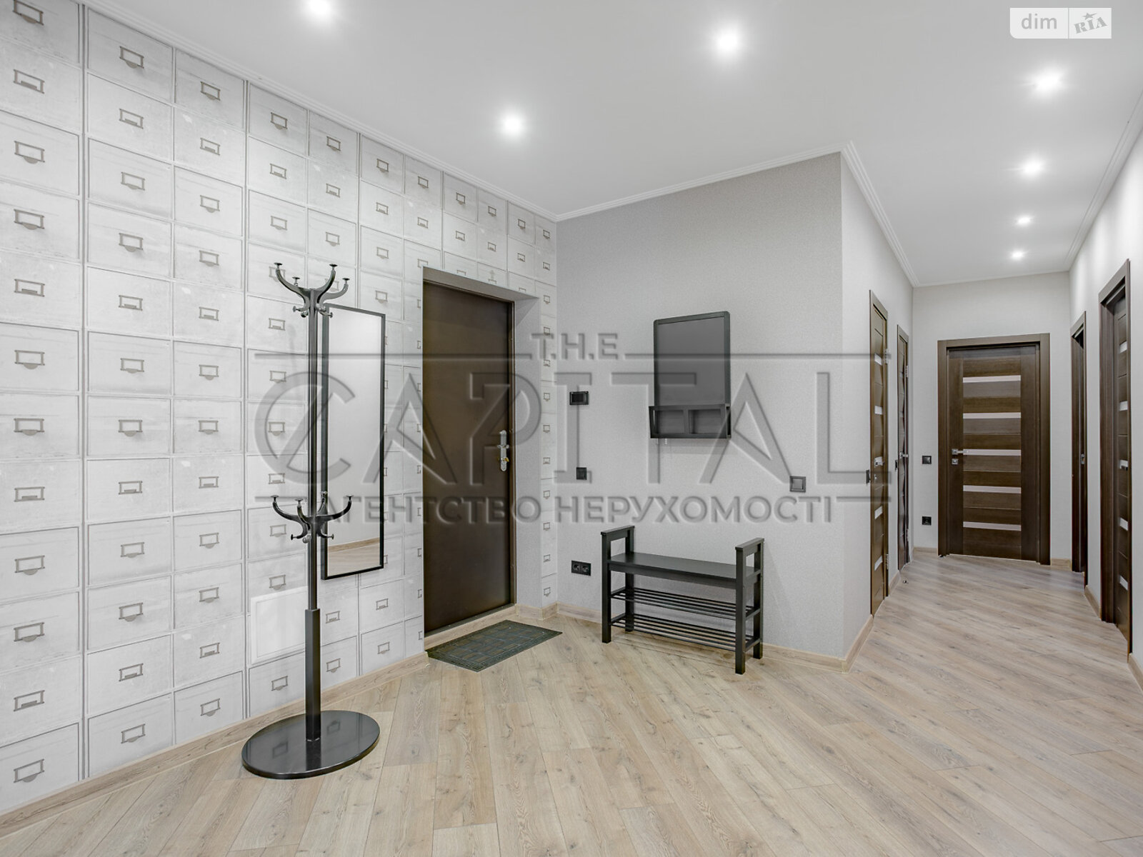 четырехкомнатная квартира в Киеве, район Солдатская Слободка, на ул. Полтавская 10 в аренду на долгий срок помесячно фото 1