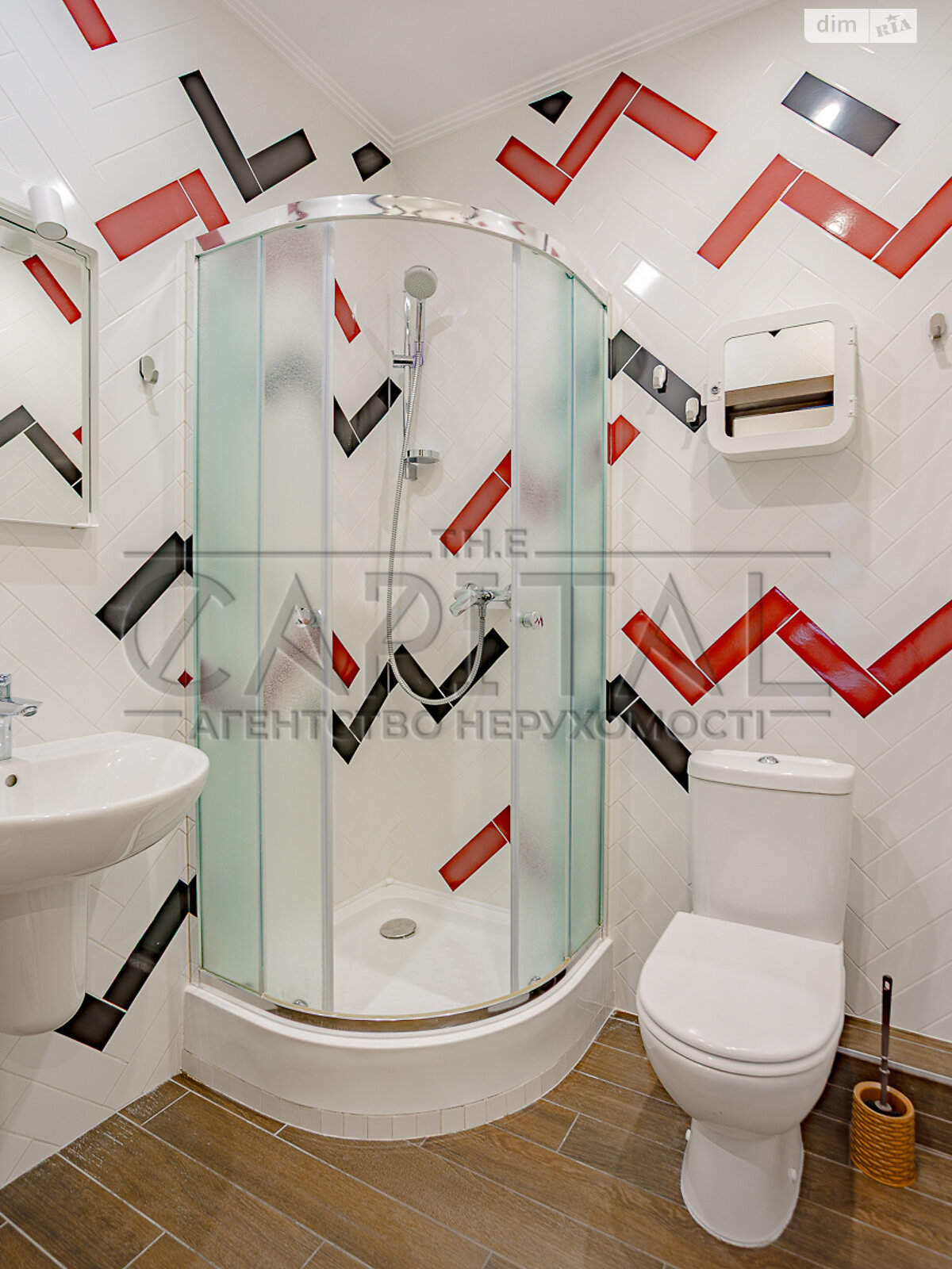 четырехкомнатная квартира в Киеве, район Солдатская Слободка, на ул. Полтавская 10 в аренду на долгий срок помесячно фото 1