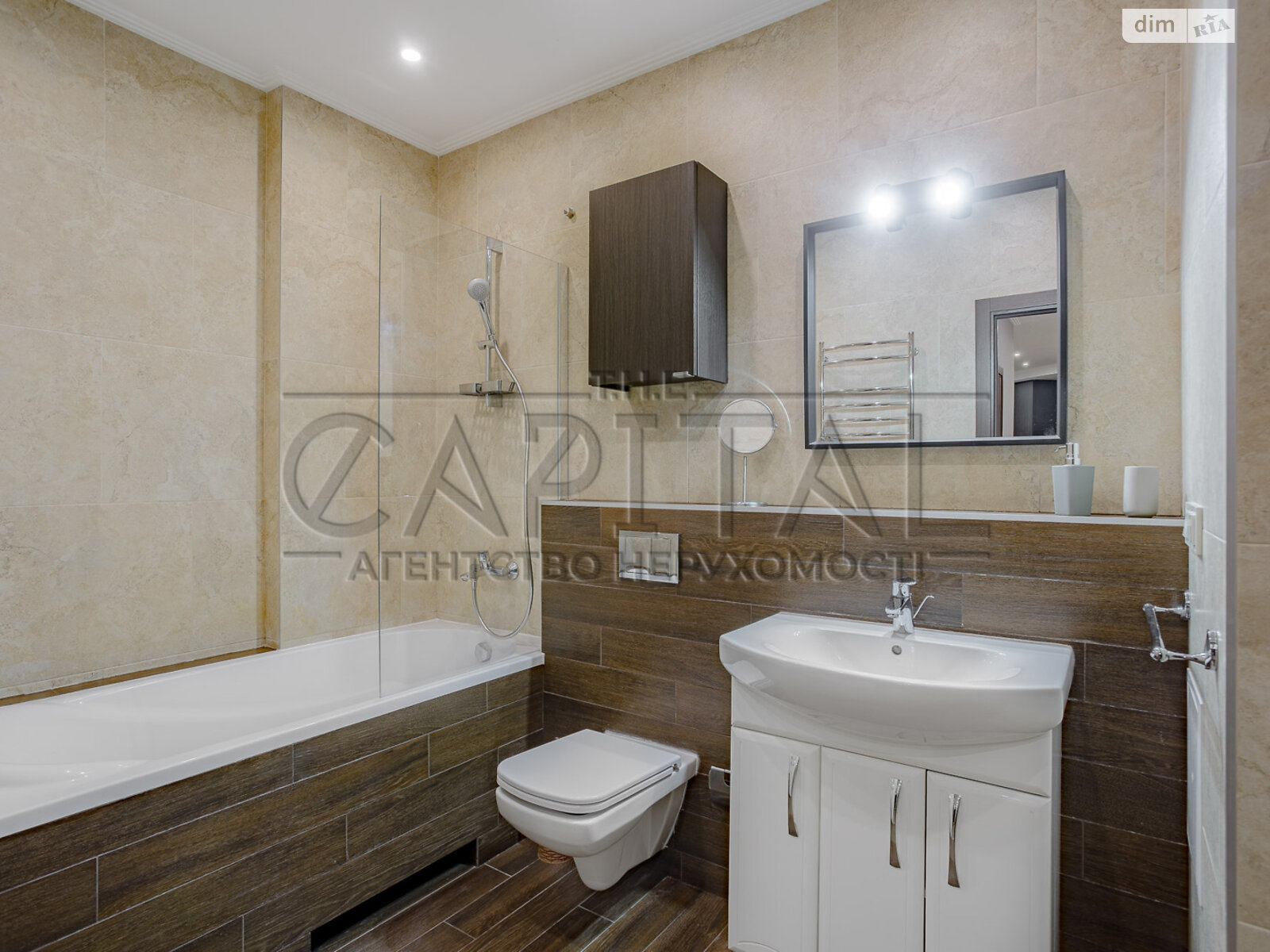 четырехкомнатная квартира в Киеве, район Солдатская Слободка, на ул. Полтавская 10 в аренду на долгий срок помесячно фото 1