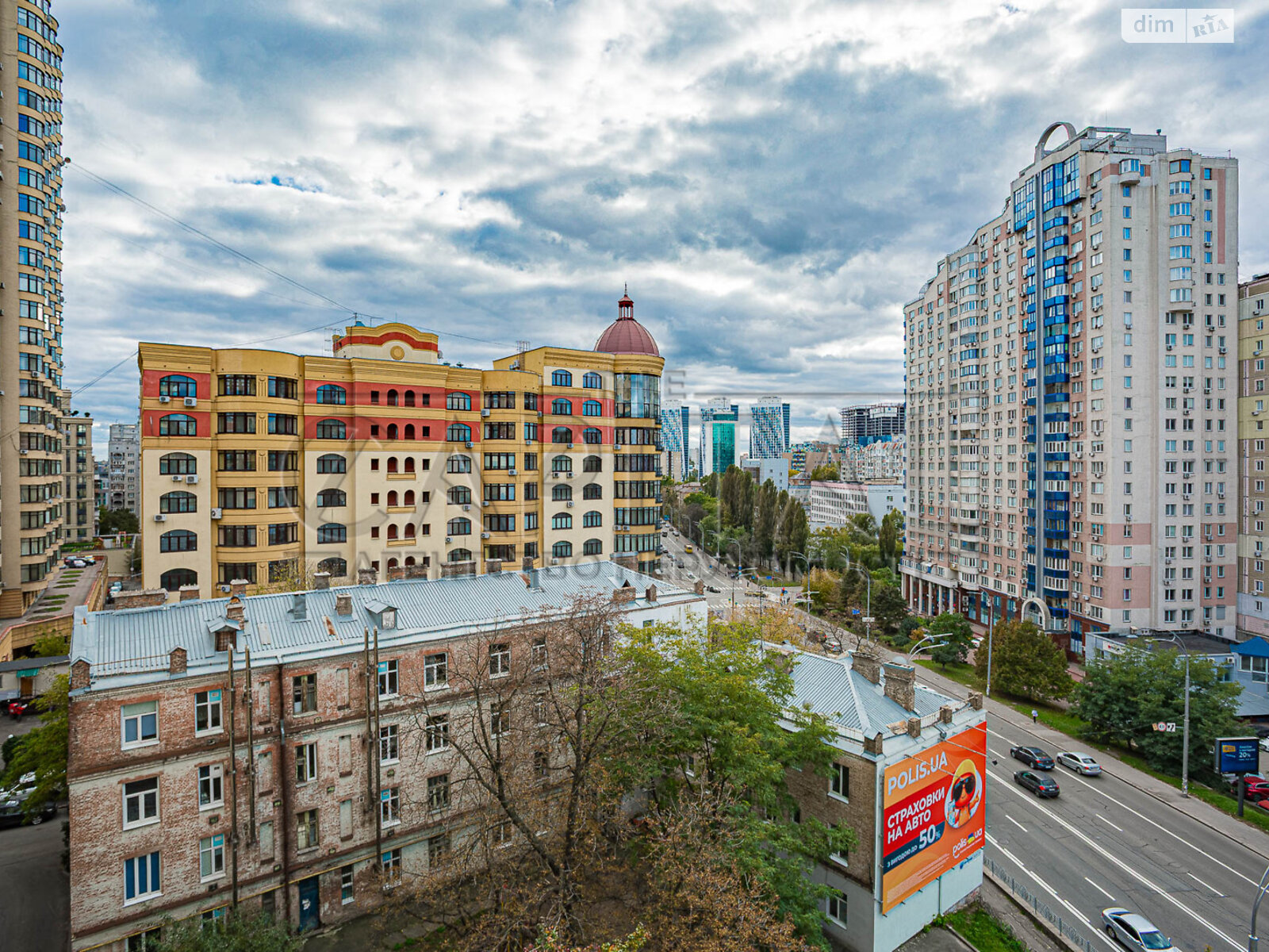 четырехкомнатная квартира в Киеве, район Солдатская Слободка, на ул. Полтавская 10 в аренду на долгий срок помесячно фото 1