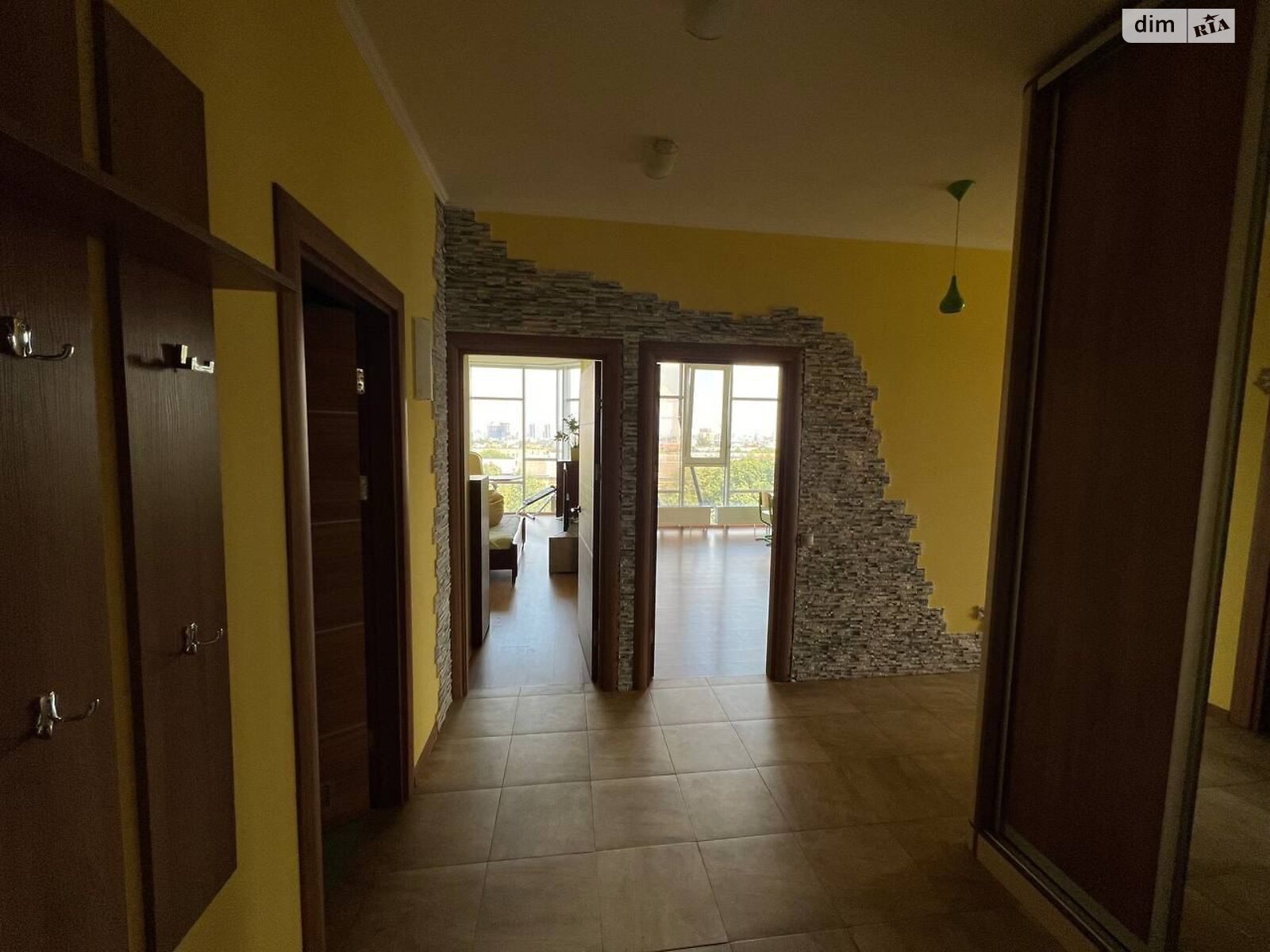 трикімнатна квартира в Києві, район Солом’янський, на вул. Авіаконструктора Антонова 2Б в довготривалу оренду помісячно фото 1 трикімнатна квартира в Києві, район Солом’янський, на вул. Авіаконструктора Антонова 2Б в довготривалу оренду помісячно фото 1