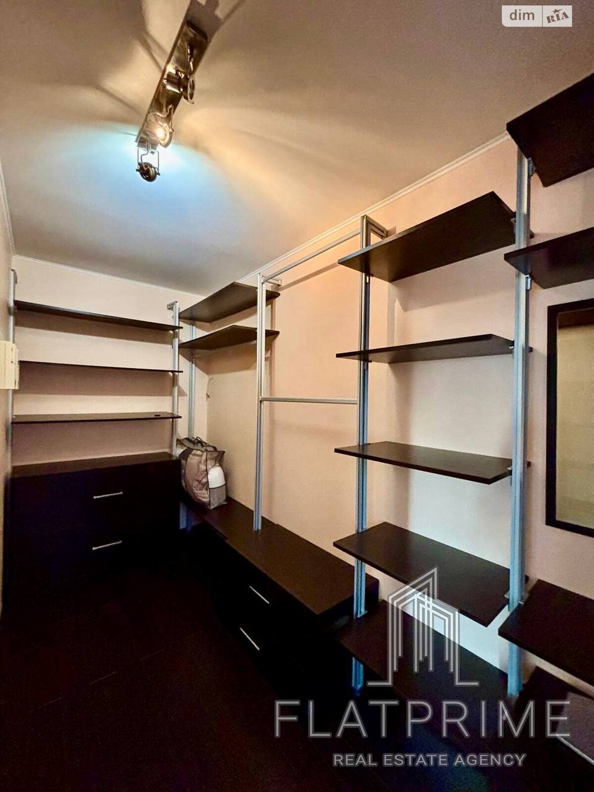 двухкомнатная квартира в Киеве, район Соломенский, на бул. Чоколовский 42А в аренду на долгий срок помесячно фото 1