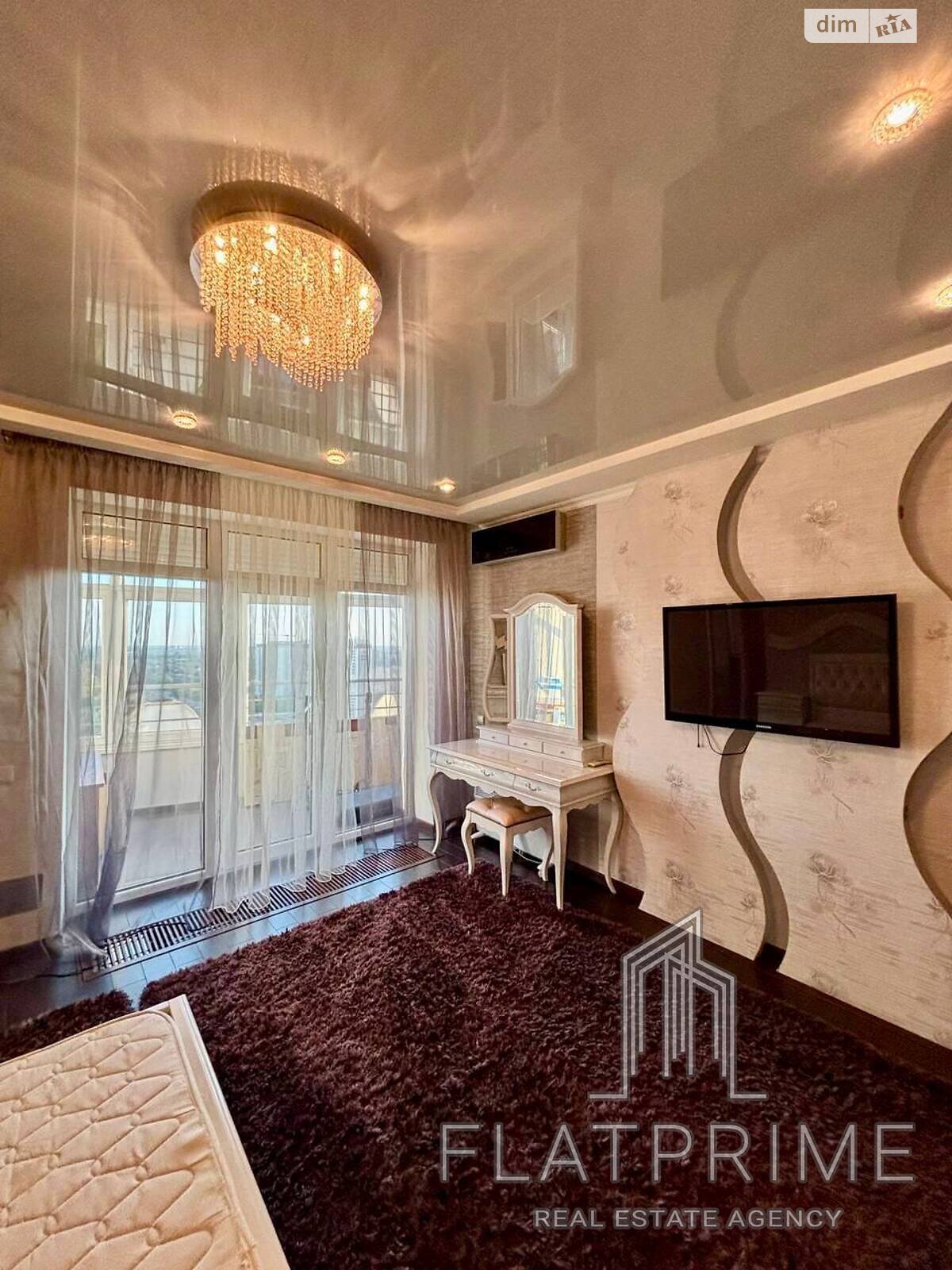 двухкомнатная квартира в Киеве, район Соломенский, на бул. Чоколовский 42А в аренду на долгий срок помесячно фото 1