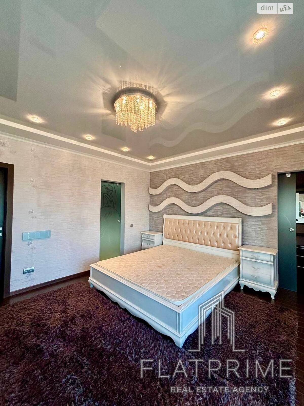 двухкомнатная квартира в Киеве, район Соломенский, на бул. Чоколовский 42А в аренду на долгий срок помесячно фото 1