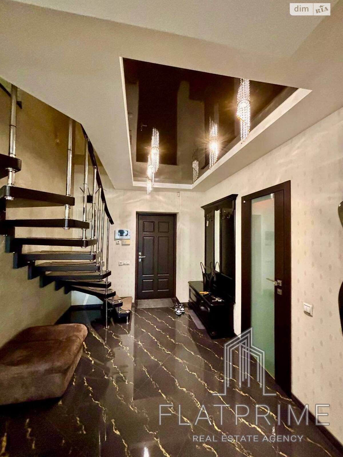 двухкомнатная квартира в Киеве, район Соломенский, на бул. Чоколовский 42А в аренду на долгий срок помесячно фото 1