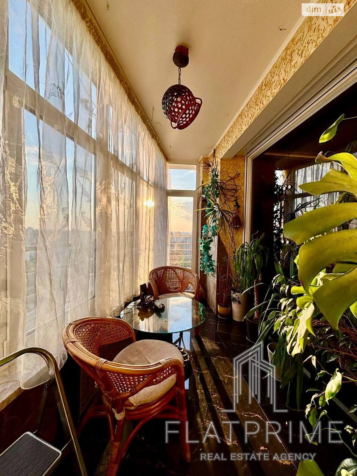 двухкомнатная квартира в Киеве, район Соломенский, на бул. Чоколовский 42А в аренду на долгий срок помесячно фото 1