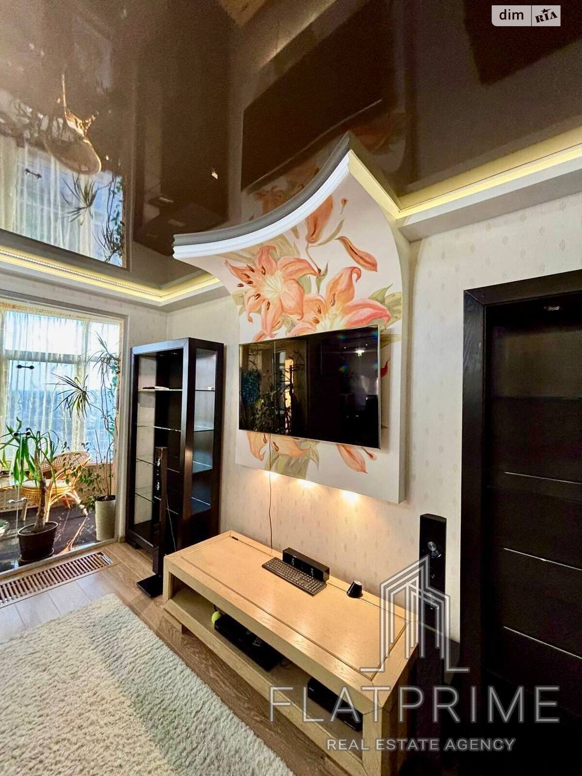 двухкомнатная квартира в Киеве, район Соломенский, на бул. Чоколовский 42А в аренду на долгий срок помесячно фото 1