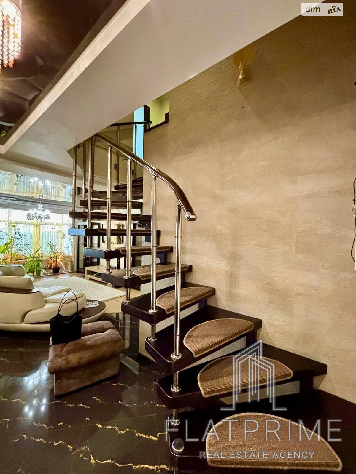 двухкомнатная квартира в Киеве, район Соломенский, на бул. Чоколовский 42А в аренду на долгий срок помесячно фото 1