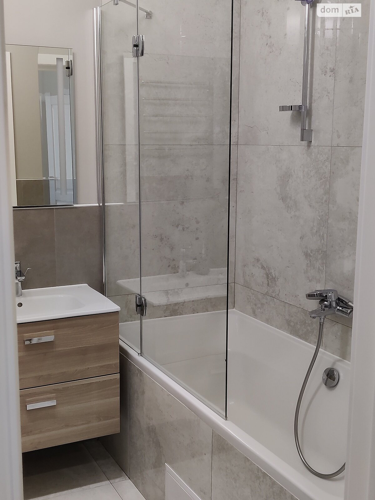 трехкомнатная квартира в Киеве, район Соломенский, на ул. Митрополита Василия Липковского 16А в аренду на долгий срок помесячно фото 1