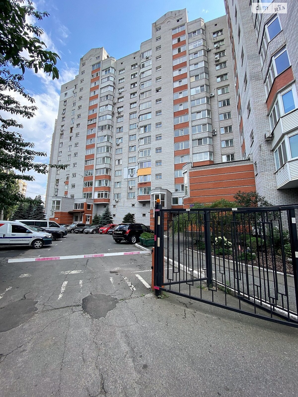 трехкомнатная квартира в Киеве, район Соломенский, на Максима Токарева 5 в аренду на долгий срок помесячно фото 1 трехкомнатная квартира в Киеве, район Соломенский, на Максима Токарева 5 в аренду на долгий срок помесячно фото 1