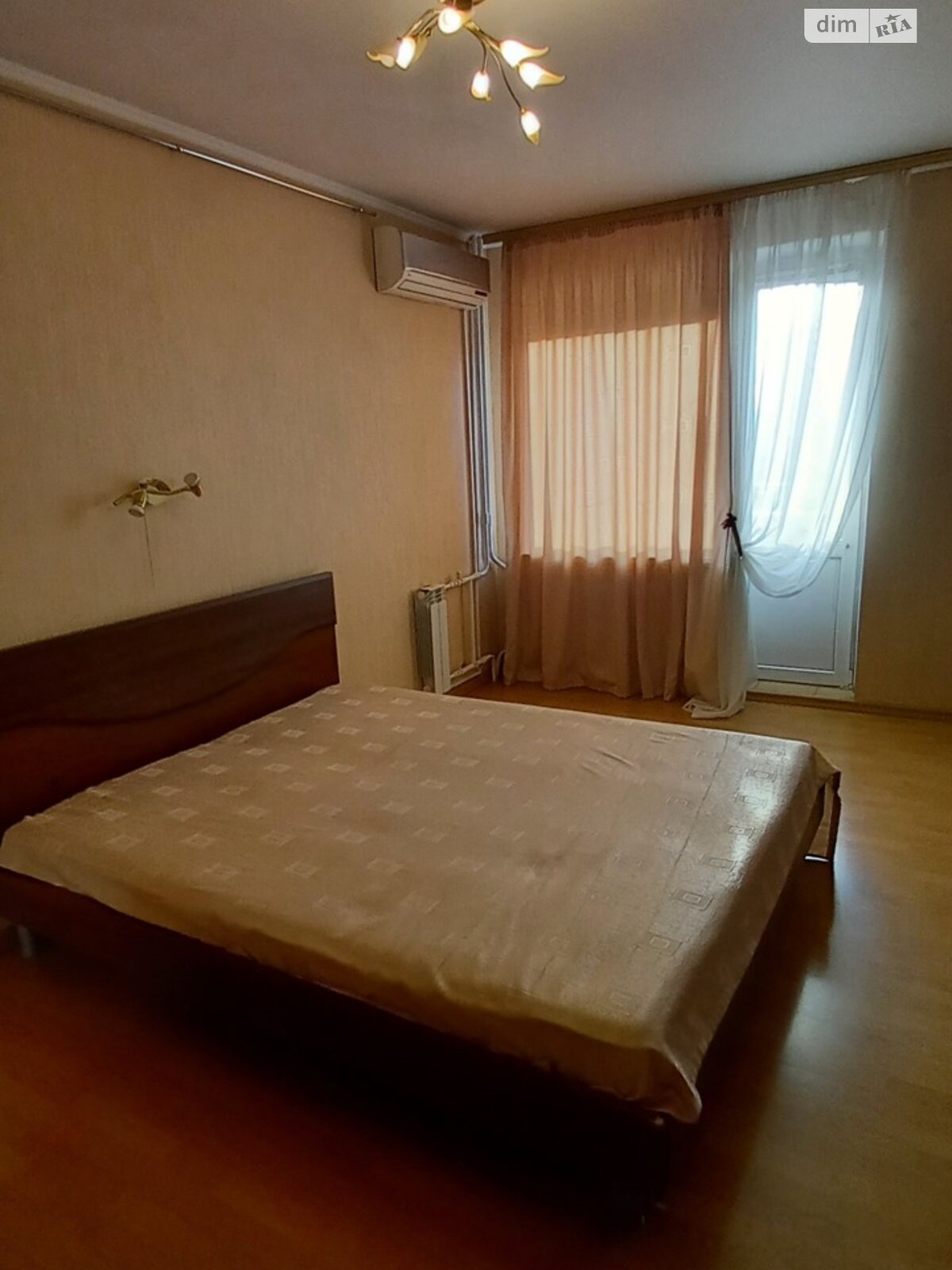 трикімнатна квартира в Києві, район Солом’янка, на вул. Митрополита Василя Липківського 26 в довготривалу оренду помісячно фото 1 трикімнатна квартира в Києві, район Солом’янка, на вул. Митрополита Василя Липківського 26 в довготривалу оренду помісячно фото 1