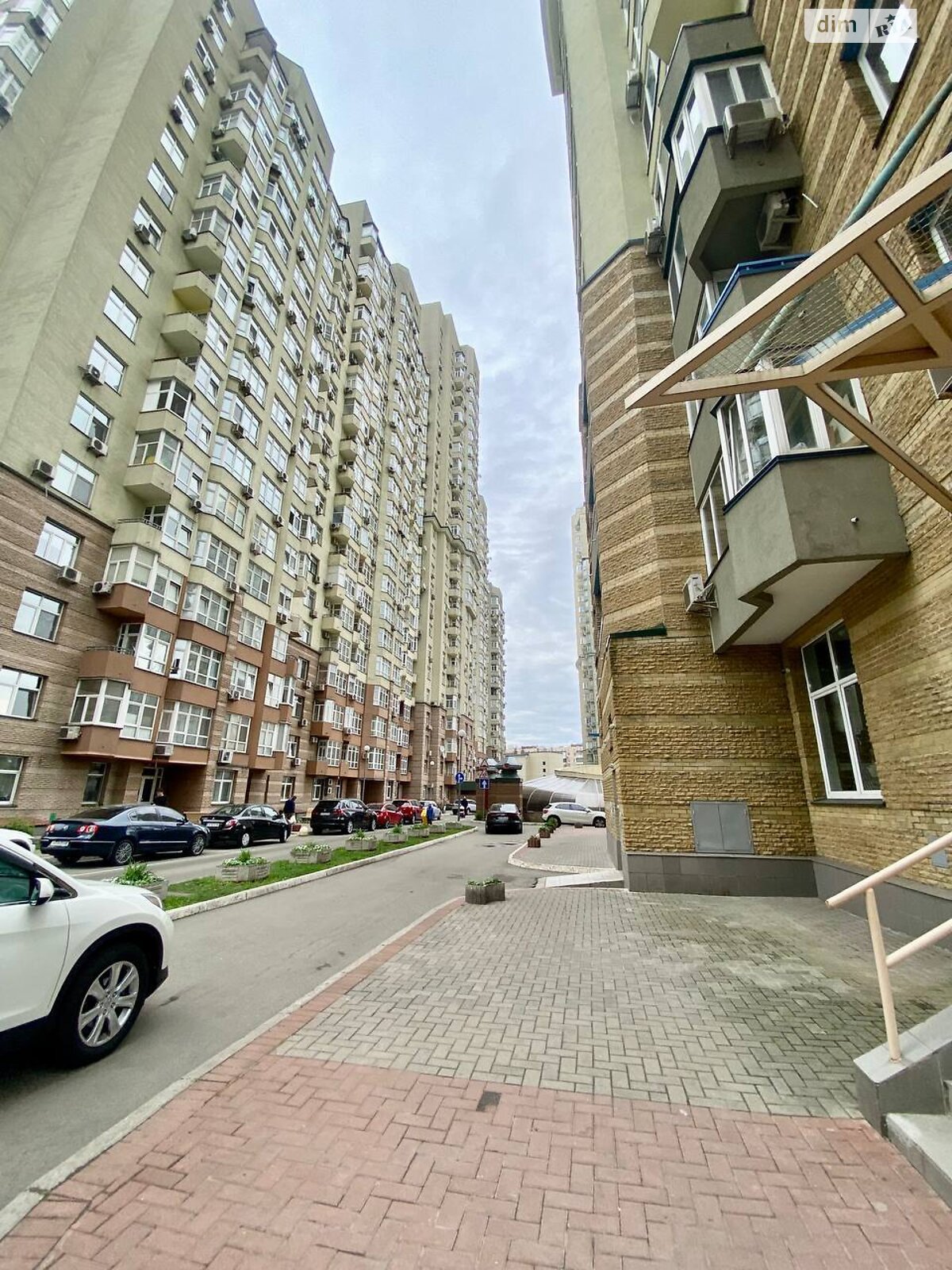 трикімнатна квартира в Києві, район Солом’янка, на вул. Мокра 16 в довготривалу оренду помісячно фото 1 трикімнатна квартира в Києві, район Солом’янка, на вул. Мокра 16 в довготривалу оренду помісячно фото 1