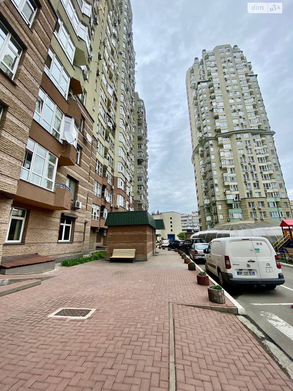трикімнатна квартира в Києві, район Солом’янка, на вул. Мокра 16 в довготривалу оренду помісячно фото 1 трикімнатна квартира в Києві, район Солом’янка, на вул. Мокра 16 в довготривалу оренду помісячно фото 1