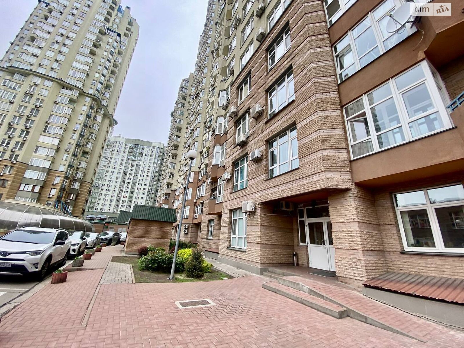 трикімнатна квартира в Києві, район Солом’янка, на вул. Мокра 16 в довготривалу оренду помісячно фото 1 трикімнатна квартира в Києві, район Солом’янка, на вул. Мокра 16 в довготривалу оренду помісячно фото 1