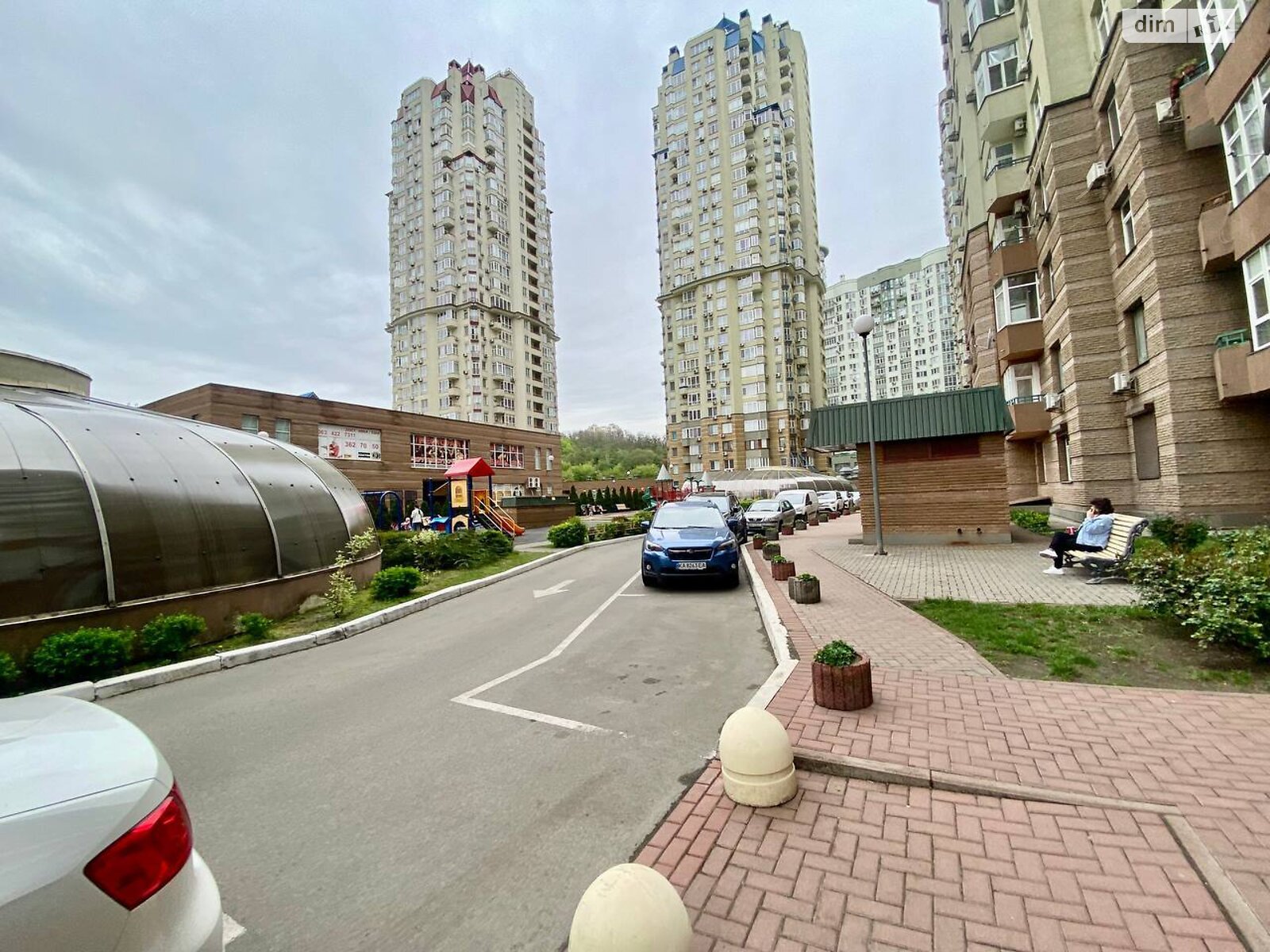 трикімнатна квартира в Києві, район Солом’янка, на вул. Мокра 16 в довготривалу оренду помісячно фото 1 трикімнатна квартира в Києві, район Солом’янка, на вул. Мокра 16 в довготривалу оренду помісячно фото 1