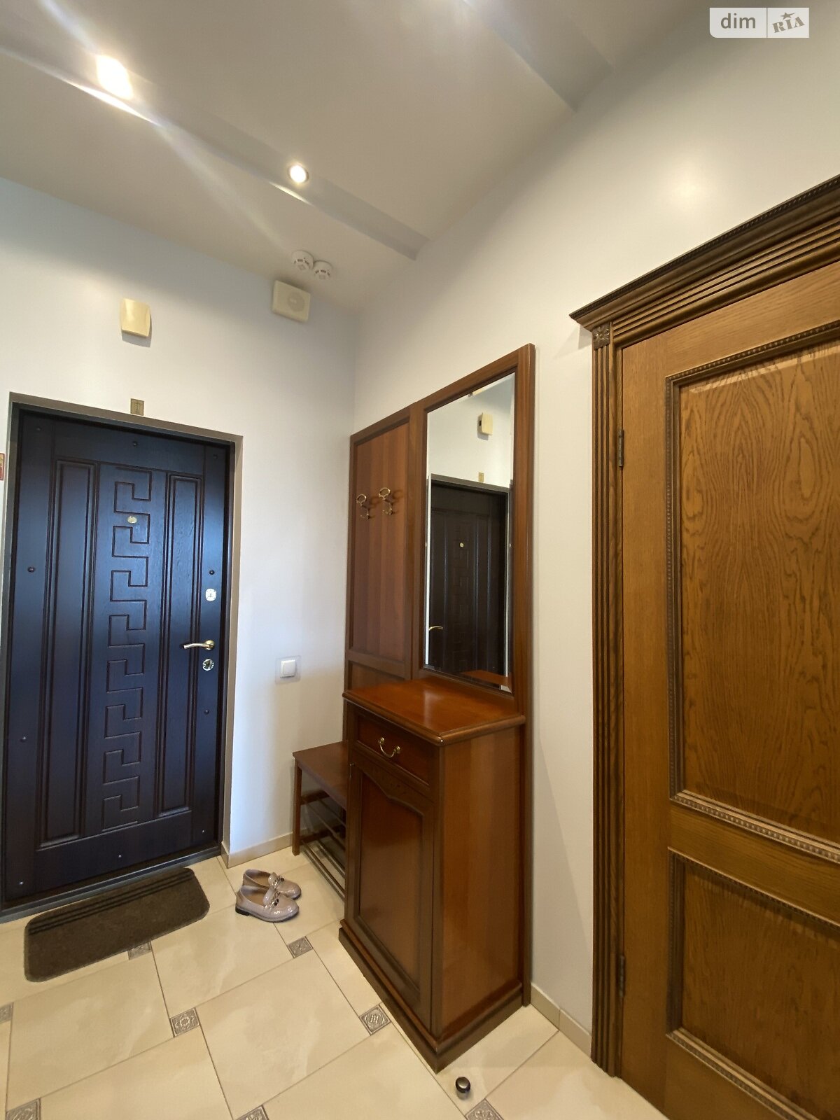 однокомнатная квартира в Киеве, район Соломянка, на ул. Мокрая 20Г в аренду на долгий срок помесячно фото 1 однокомнатная квартира в Киеве, район Соломянка, на ул. Мокрая 20Г в аренду на долгий срок помесячно фото 1