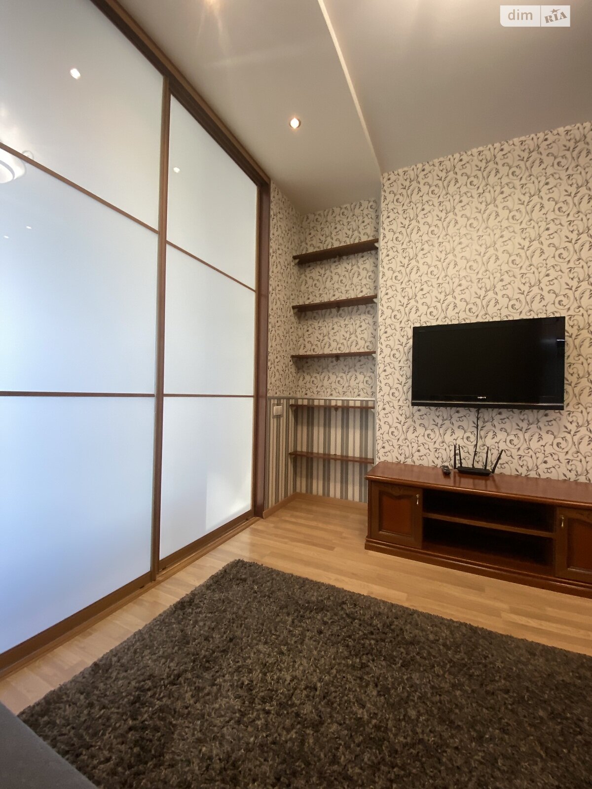 однокомнатная квартира в Киеве, район Соломянка, на ул. Мокрая 20Г в аренду на долгий срок помесячно фото 1 однокомнатная квартира в Киеве, район Соломянка, на ул. Мокрая 20Г в аренду на долгий срок помесячно фото 1