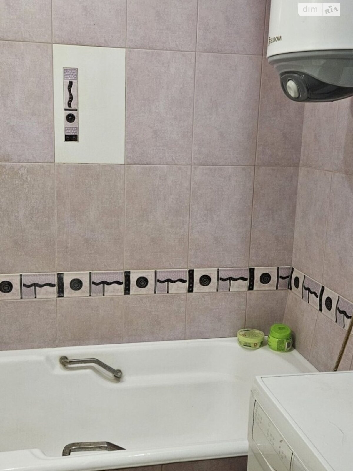 двухкомнатная квартира в Киеве, район Соломянка, на ул. Стадионная 13 в аренду на долгий срок помесячно фото 1