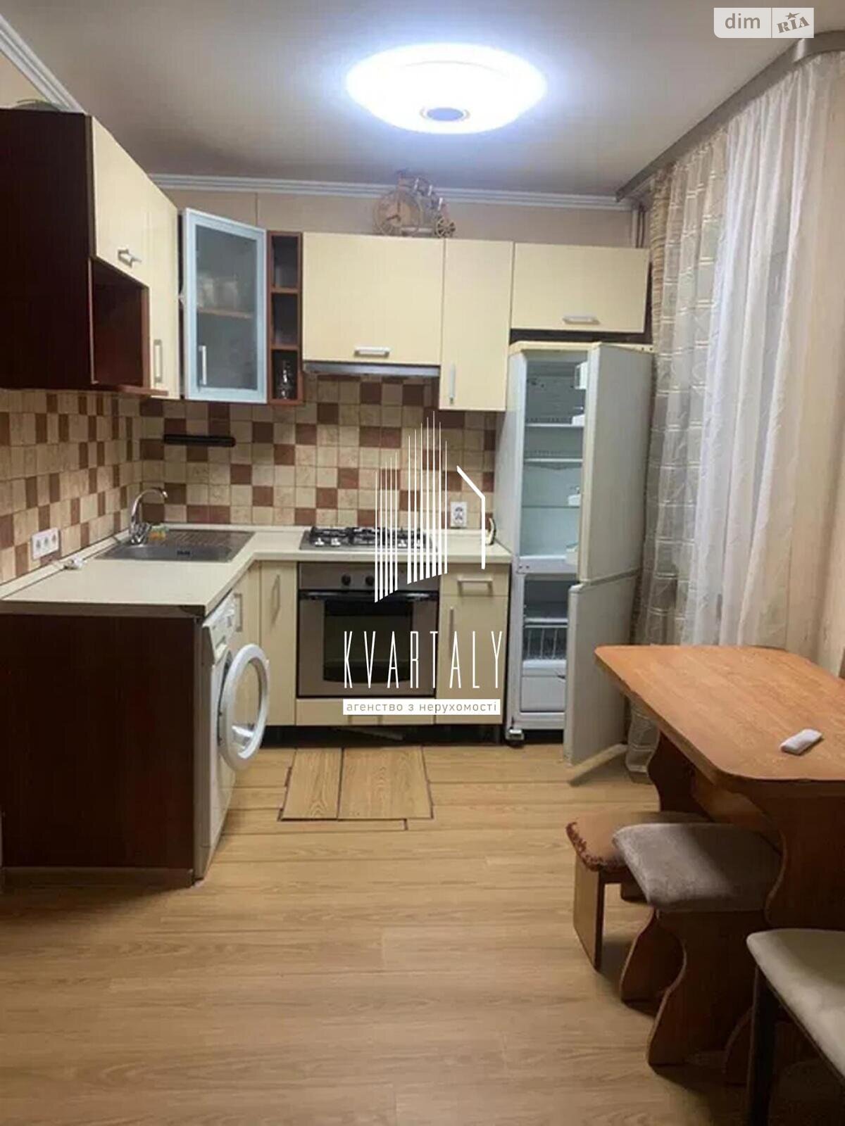 двокімнатна квартира в Києві, район Солом’янка, на вул. Тополева 5 в довготривалу оренду помісячно фото 1 двокімнатна квартира в Києві, район Солом’янка, на вул. Тополева 5 в довготривалу оренду помісячно фото 1