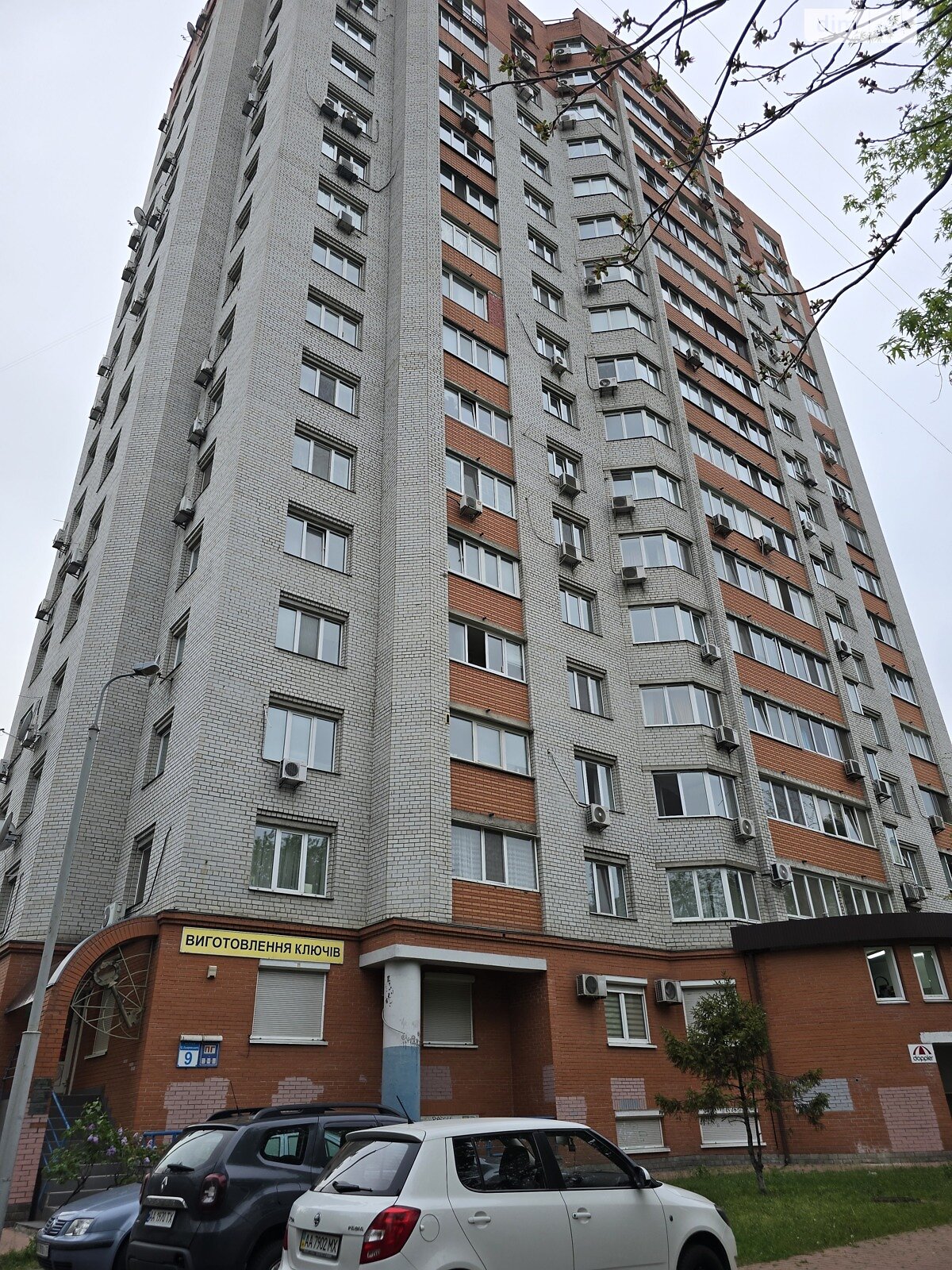 однокомнатная квартира в Киеве, район Соцгород, на ул. Александра Лазаревского 9 в аренду на долгий срок помесячно фото 1 однокомнатная квартира в Киеве, район Соцгород, на ул. Александра Лазаревского 9 в аренду на долгий срок помесячно фото 1