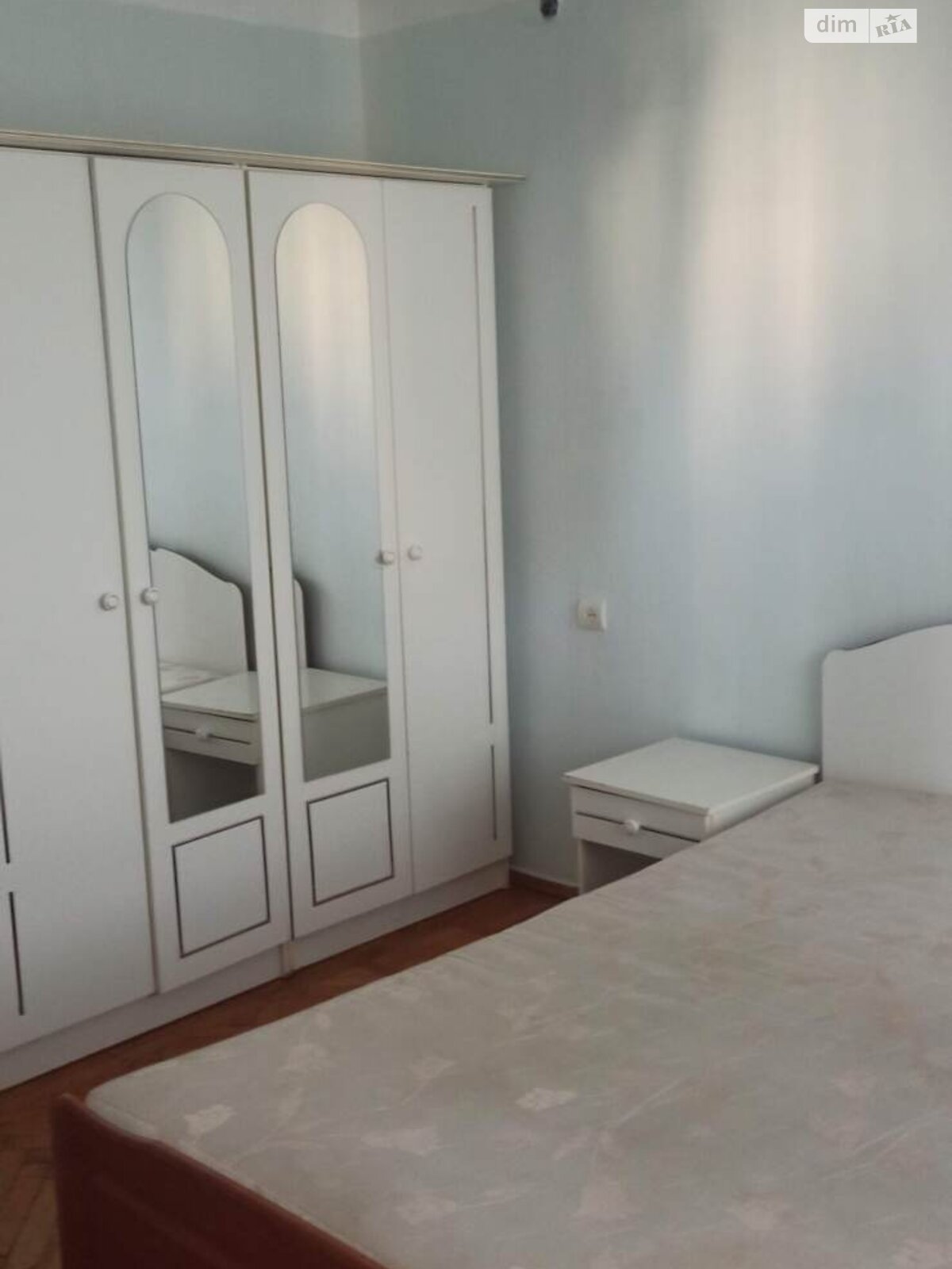 трикімнатна квартира в Києві, район Соцмісто, на вул. Дмитра Багалія 8А в довготривалу оренду помісячно фото 1 трикімнатна квартира в Києві, район Соцмісто, на вул. Дмитра Багалія 8А в довготривалу оренду помісячно фото 1