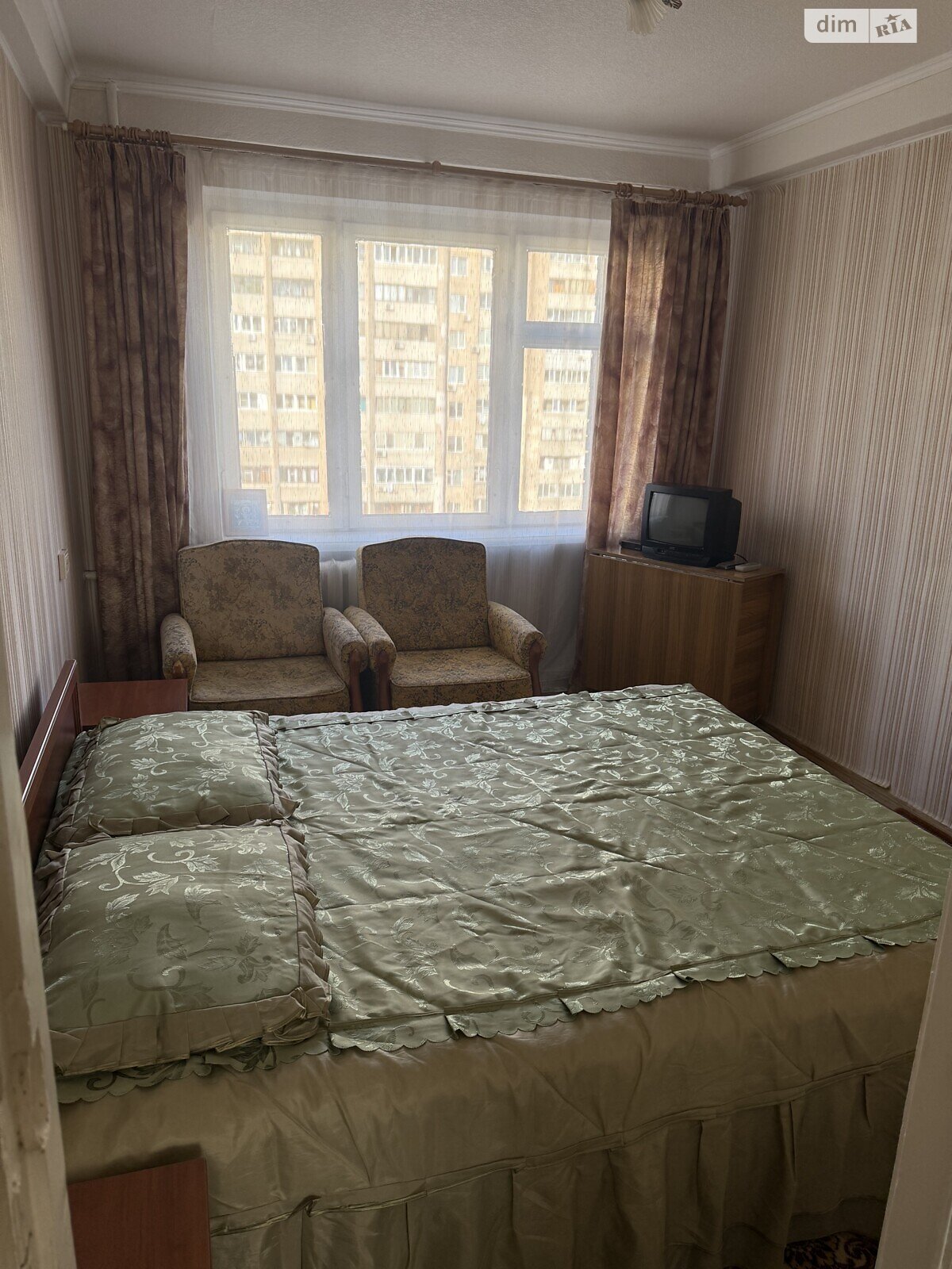 трехкомнатная квартира в Киеве, район Дарницкий, на ул. Дмитрия Багалия 8 в аренду на долгий срок помесячно фото 1 трехкомнатная квартира в Киеве, район Дарницкий, на ул. Дмитрия Багалия 8 в аренду на долгий срок помесячно фото 1