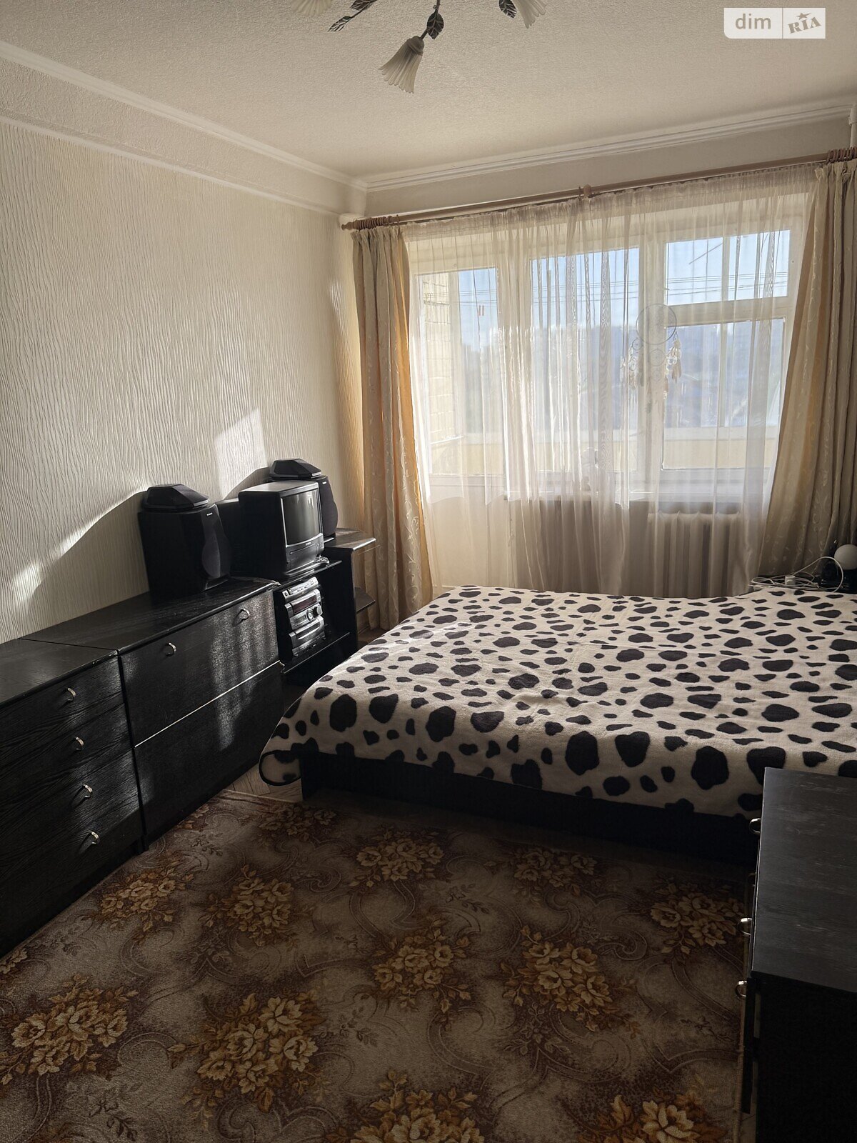 трехкомнатная квартира в Киеве, район Дарницкий, на ул. Дмитрия Багалия 8 в аренду на долгий срок помесячно фото 1 трехкомнатная квартира в Киеве, район Дарницкий, на ул. Дмитрия Багалия 8 в аренду на долгий срок помесячно фото 1