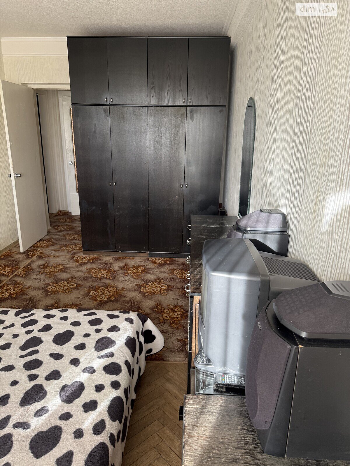 трехкомнатная квартира в Киеве, район Дарницкий, на ул. Дмитрия Багалия 8 в аренду на долгий срок помесячно фото 1 трехкомнатная квартира в Киеве, район Дарницкий, на ул. Дмитрия Багалия 8 в аренду на долгий срок помесячно фото 1