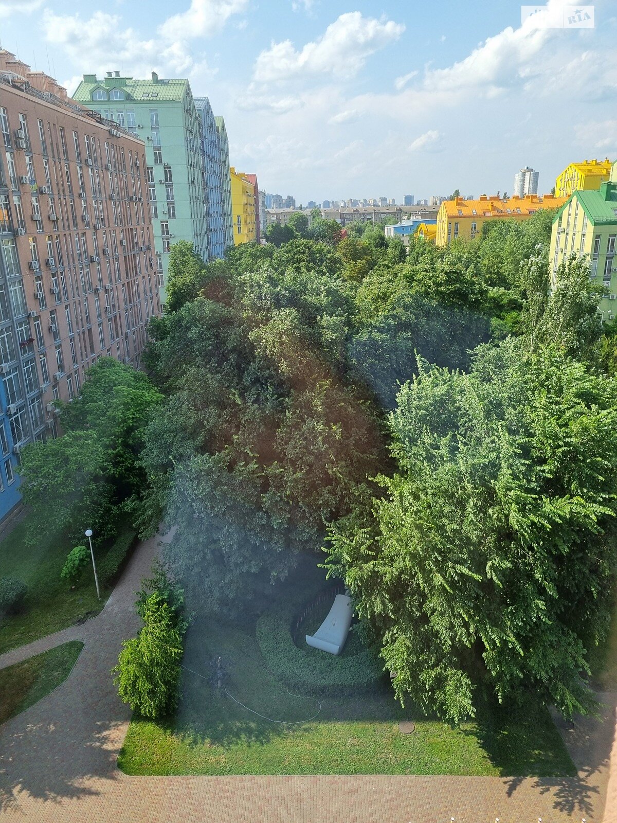 трикімнатна квартира в Києві, район Соцмісто, на вул. Регенераторна 4 корпус 5 в довготривалу оренду помісячно фото 1 трикімнатна квартира в Києві, район Соцмісто, на вул. Регенераторна 4 корпус 5 в довготривалу оренду помісячно фото 1