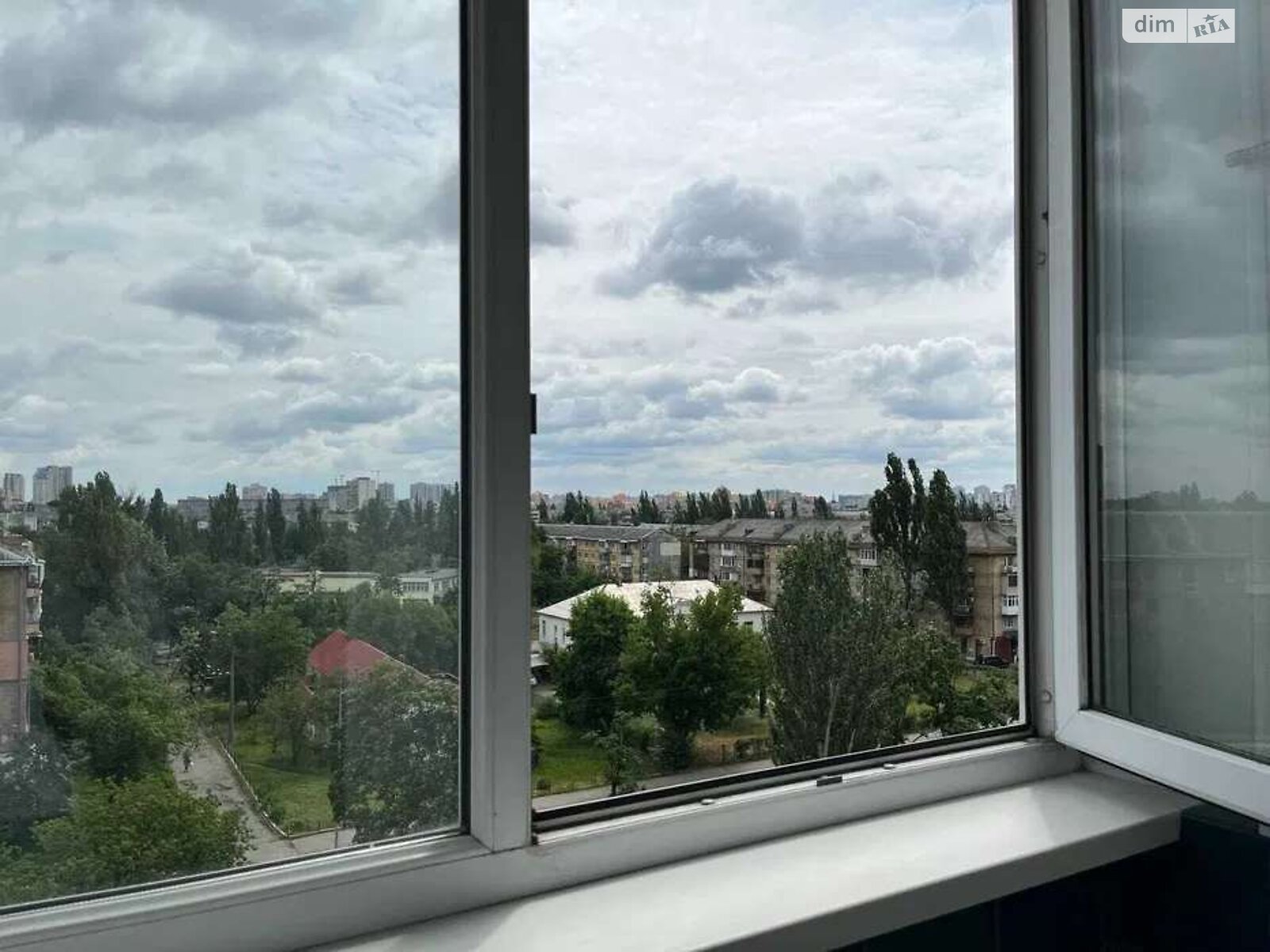двухкомнатная квартира в Киеве, район Соцгород, на бул. Верховного Совета 21А в аренду на долгий срок помесячно фото 1 двухкомнатная квартира в Киеве, район Соцгород, на бул. Верховного Совета 21А в аренду на долгий срок помесячно фото 1