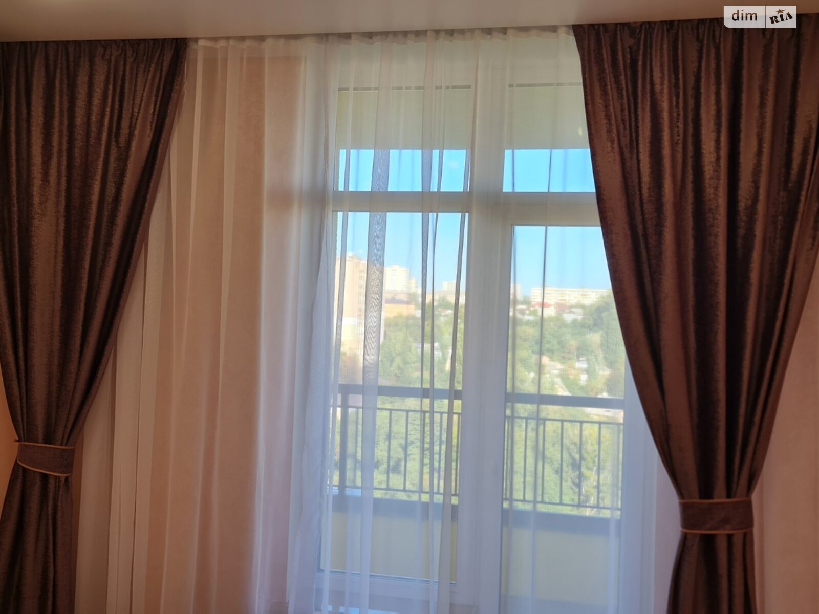 трикімнатна квартира в Києві, район Совки, на вул. Кадетський Гай 10 в довготривалу оренду помісячно фото 1 трикімнатна квартира в Києві, район Совки, на вул. Кадетський Гай 10 в довготривалу оренду помісячно фото 1