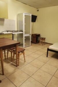 однокомнатная квартира в Киеве, район Старая Дарница, на пер. Бышевский 13, кв. 12 в аренду на долгий срок помесячно фото 2