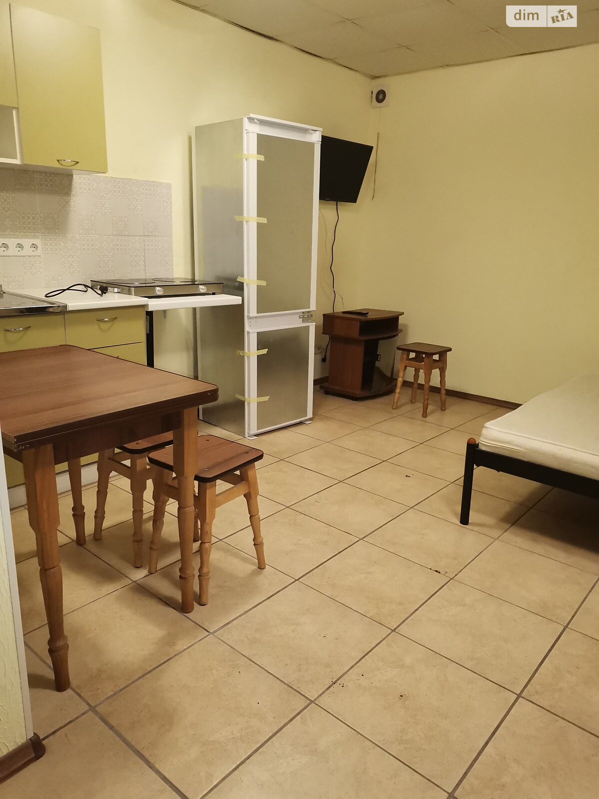 однокомнатная квартира в Киеве, район Старая Дарница, на пер. Бышевский 13, кв. 12 в аренду на долгий срок помесячно фото 1