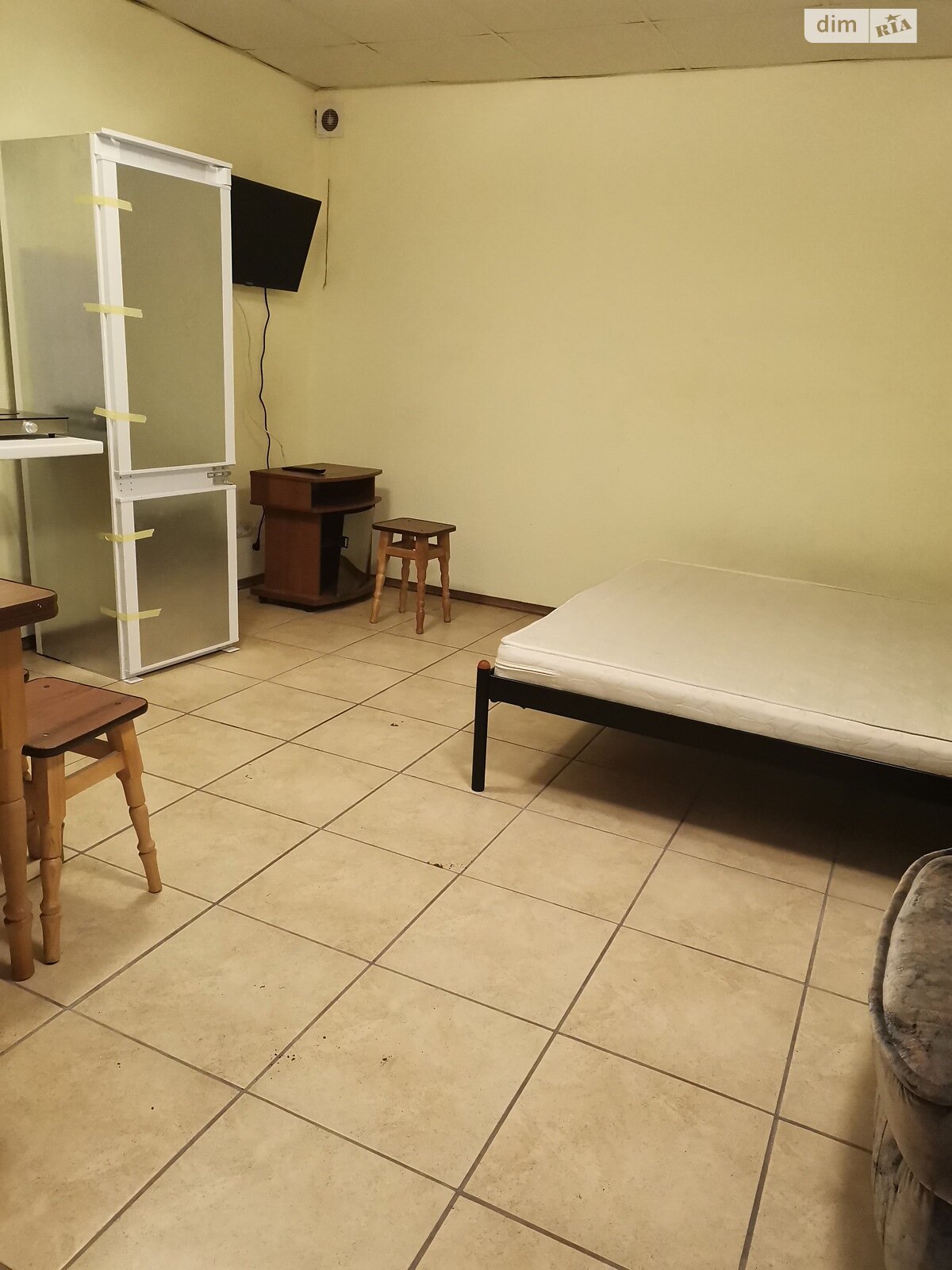 однокомнатная квартира в Киеве, район Старая Дарница, на пер. Бышевский 13, кв. 12 в аренду на долгий срок помесячно фото 1