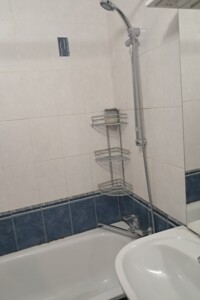 трикімнатна квартира в Києві, район Дніпровський, на вул. Новаторів 9 в довготривалу оренду помісячно фото 2