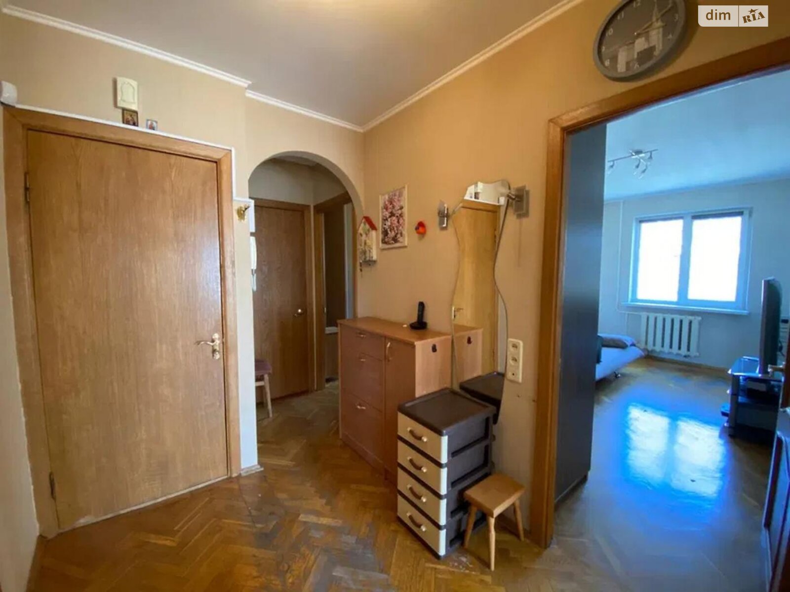 трикімнатна квартира в Києві, район Стара Дарниця, на вул. Празька 22 в довготривалу оренду помісячно фото 1 трикімнатна квартира в Києві, район Стара Дарниця, на вул. Празька 22 в довготривалу оренду помісячно фото 1