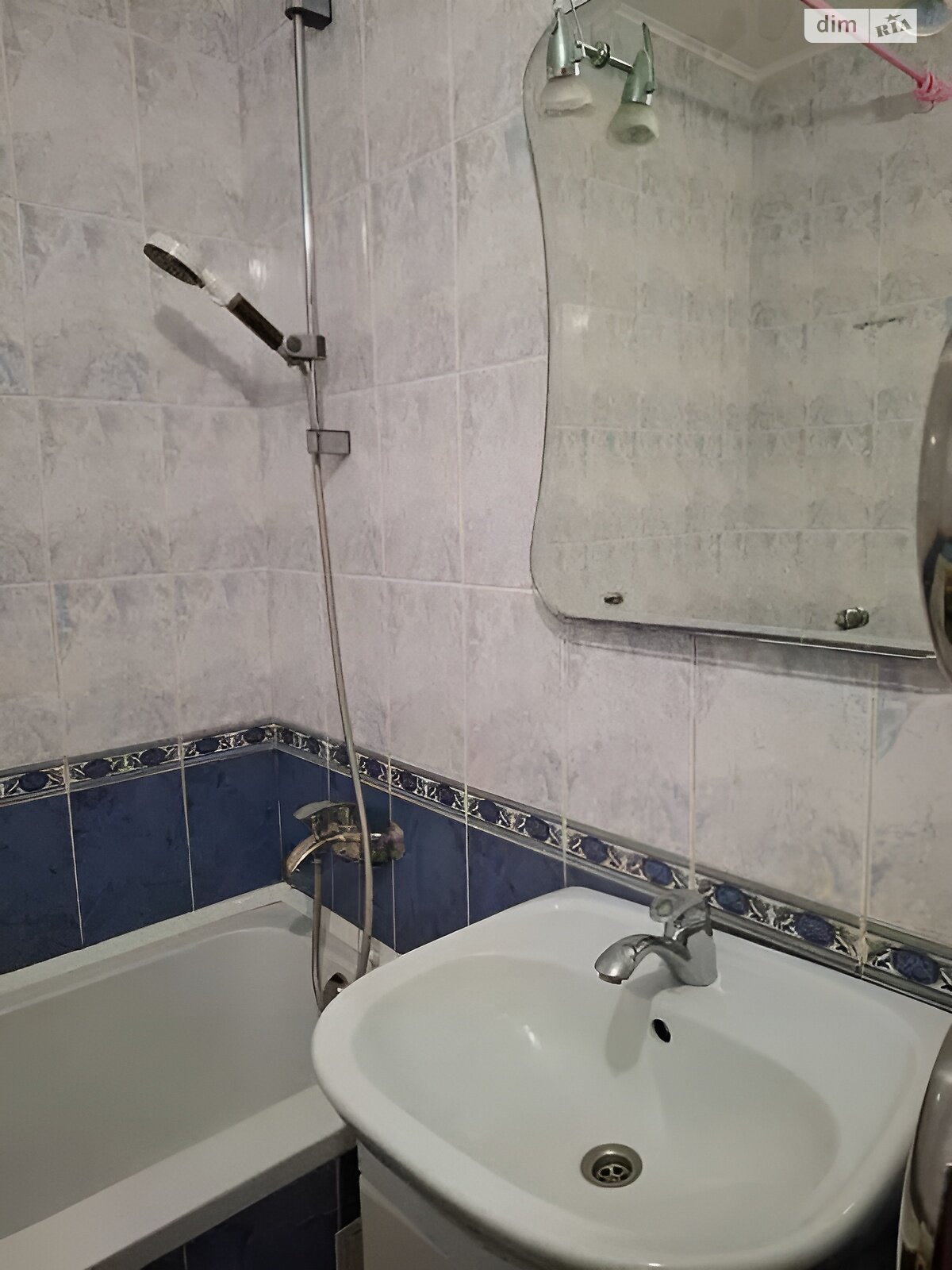 двокімнатна квартира в Києві, район Стара Дарниця, на вул. Володимира Сосюри 4, кв. 2 в довготривалу оренду помісячно фото 1 двокімнатна квартира в Києві, район Стара Дарниця, на вул. Володимира Сосюри 4, кв. 2 в довготривалу оренду помісячно фото 1