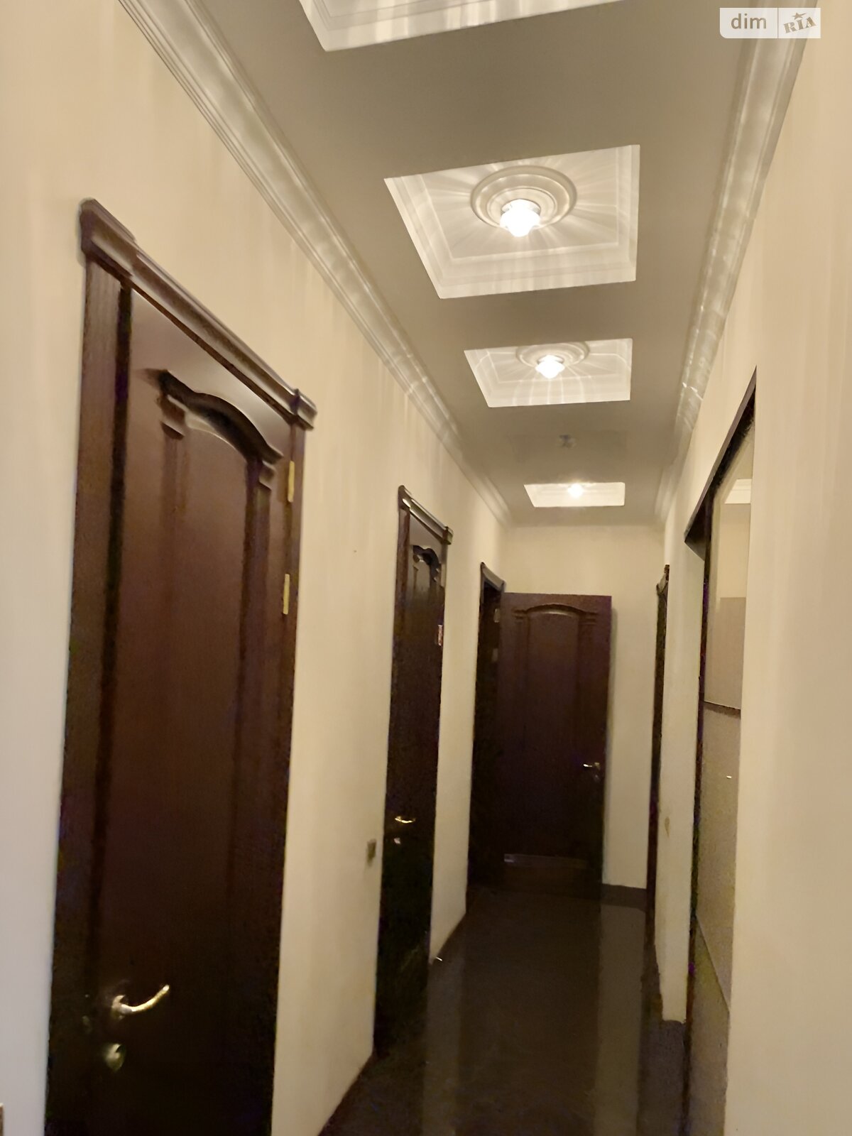 трехкомнатная квартира в Киеве, район Старый Киев, на ул. Ирининская 5/24 в аренду на долгий срок помесячно фото 1 трехкомнатная квартира в Киеве, район Старый Киев, на ул. Ирининская 5/24 в аренду на долгий срок помесячно фото 1