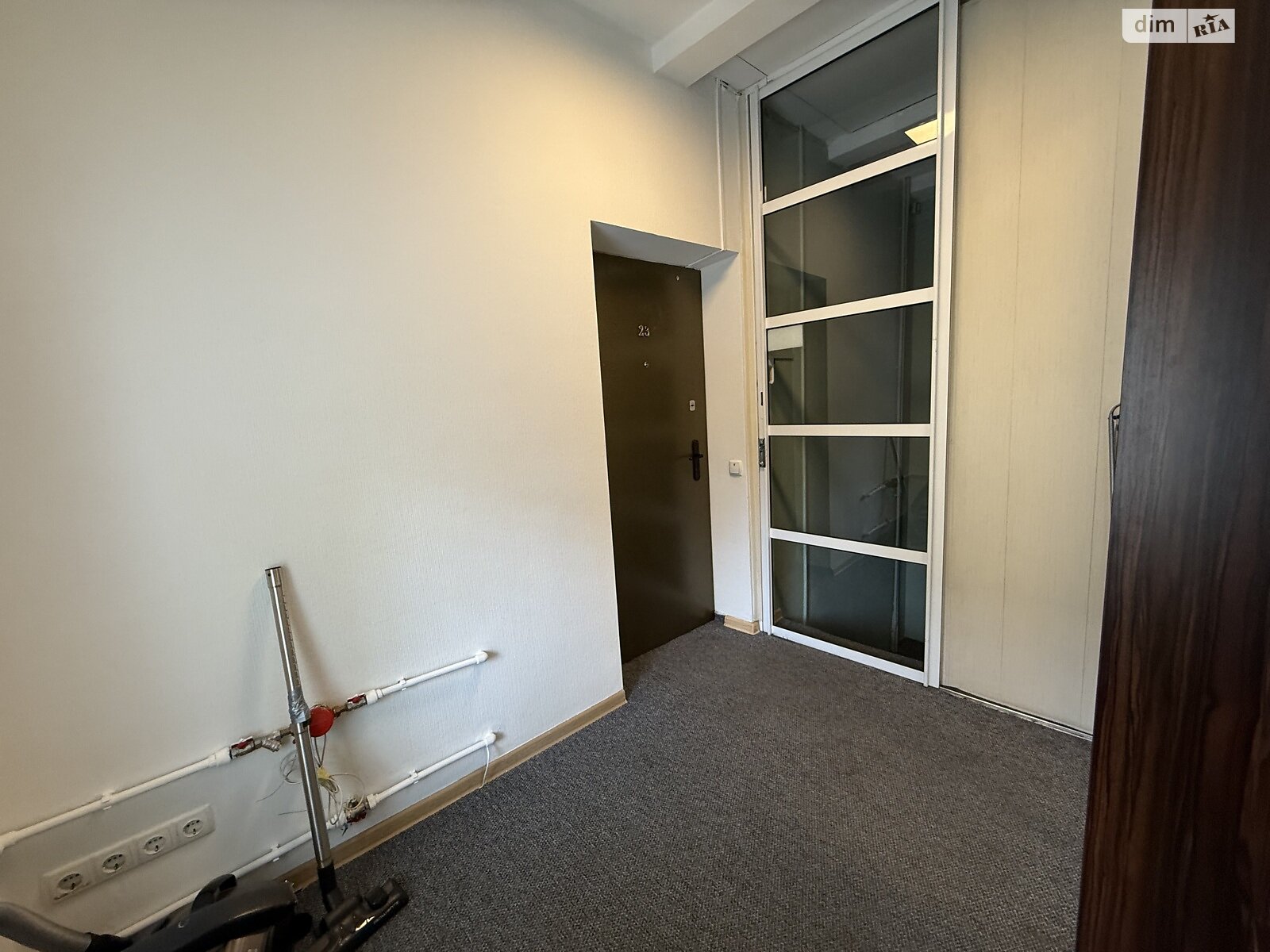 пятикомнатная квартира в Киеве, район Старый Киев, на пл. Михайловская 21 в аренду на долгий срок помесячно фото 1