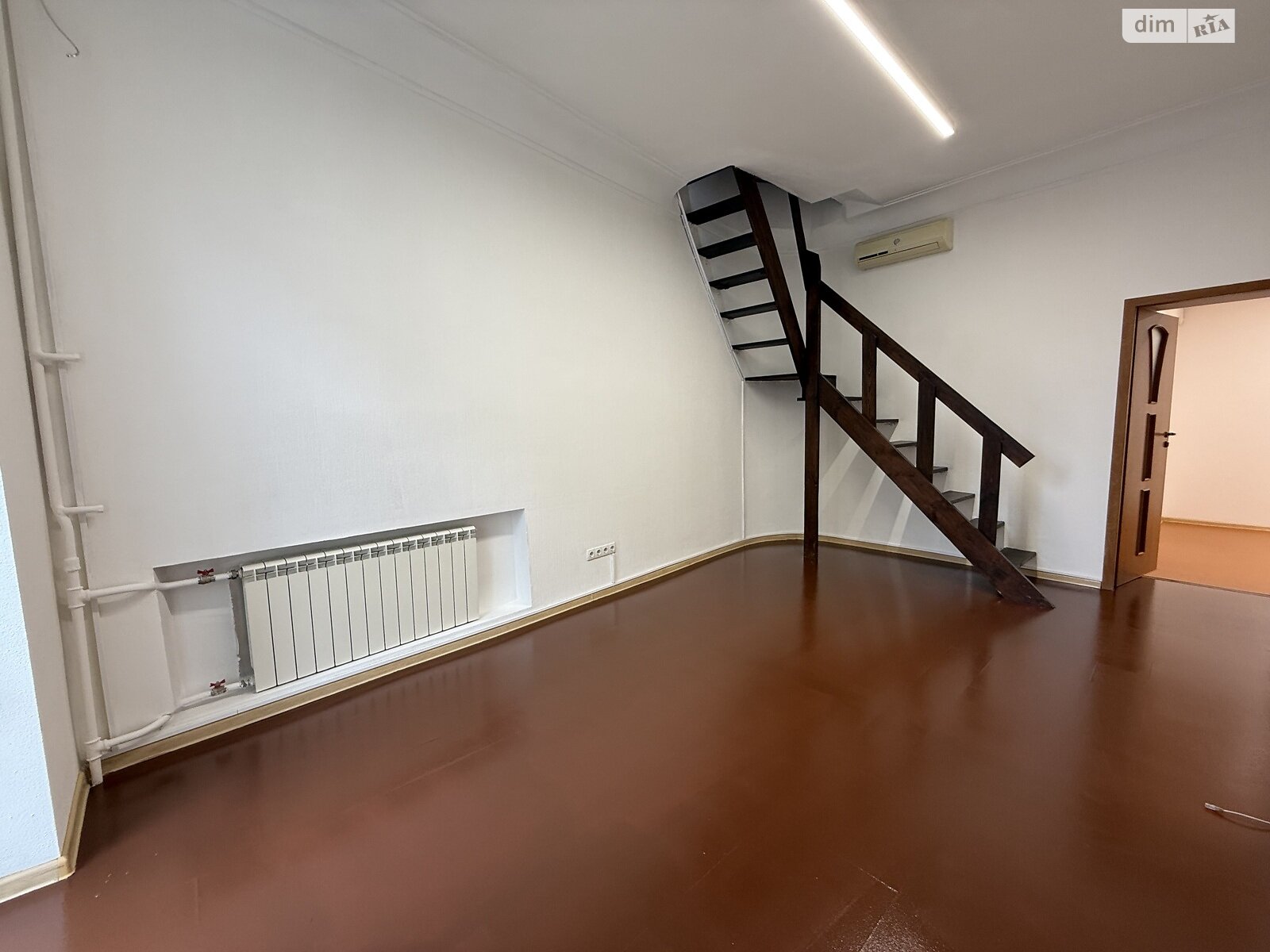 пятикомнатная квартира в Киеве, район Старый Киев, на пл. Михайловская 21 в аренду на долгий срок помесячно фото 1