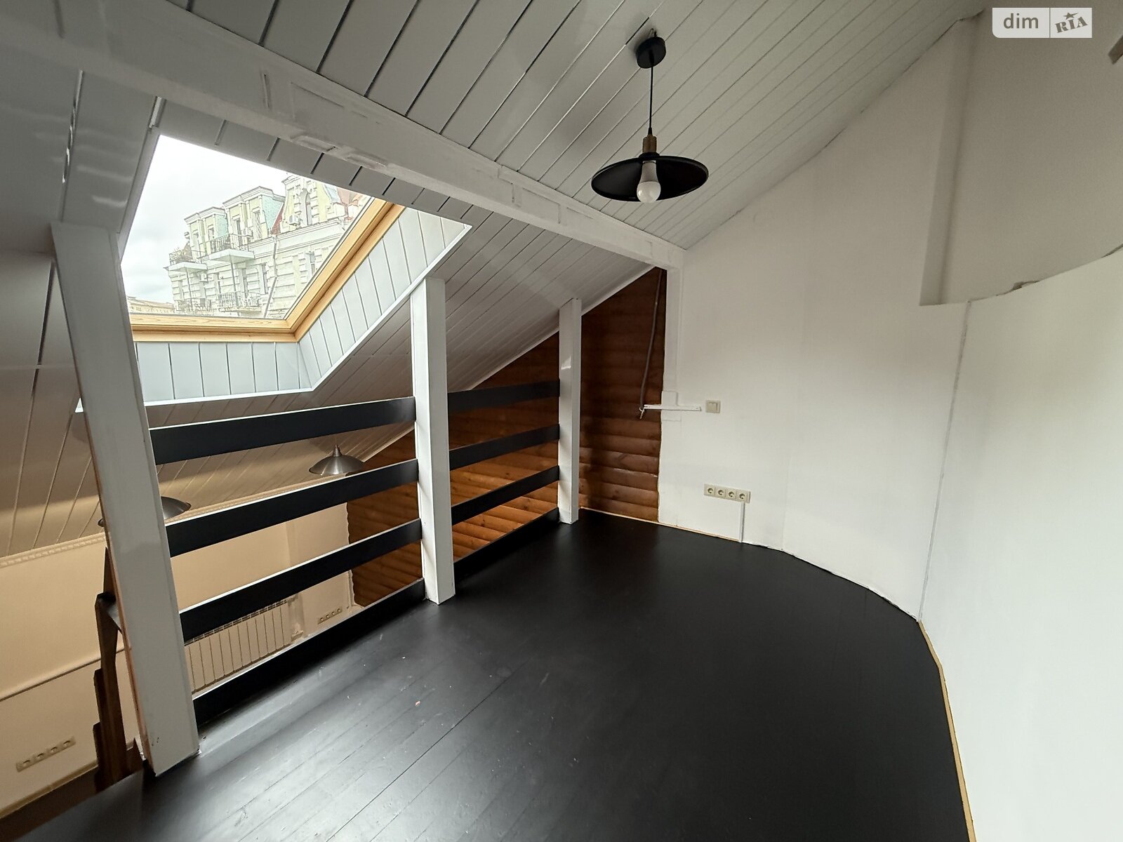 пятикомнатная квартира в Киеве, район Старый Киев, на пл. Михайловская 21 в аренду на долгий срок помесячно фото 1