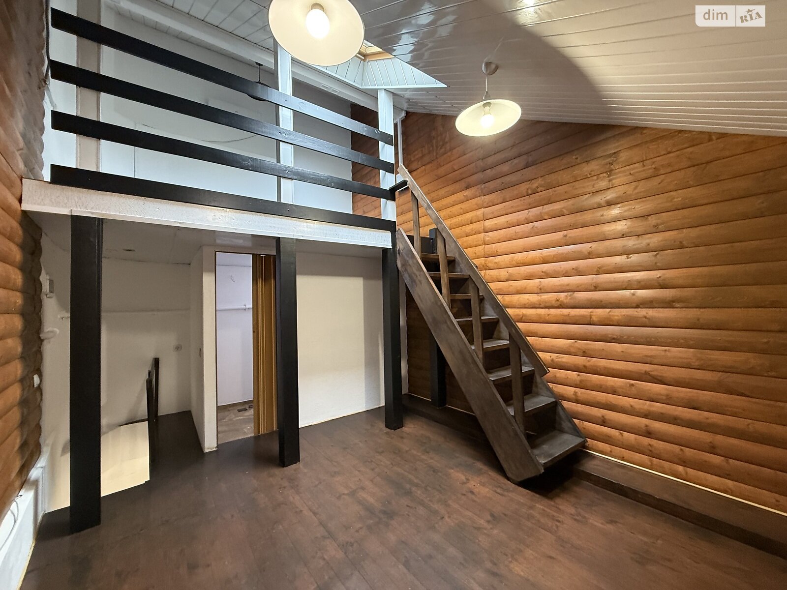 пятикомнатная квартира в Киеве, район Старый Киев, на пл. Михайловская 21 в аренду на долгий срок помесячно фото 1