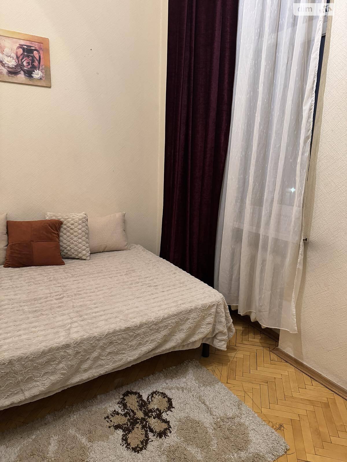 трехкомнатная квартира в Киеве, район Старый Киев, на пер. Михайловский 9А в аренду на долгий срок помесячно фото 1 трехкомнатная квартира в Киеве, район Старый Киев, на пер. Михайловский 9А в аренду на долгий срок помесячно фото 1